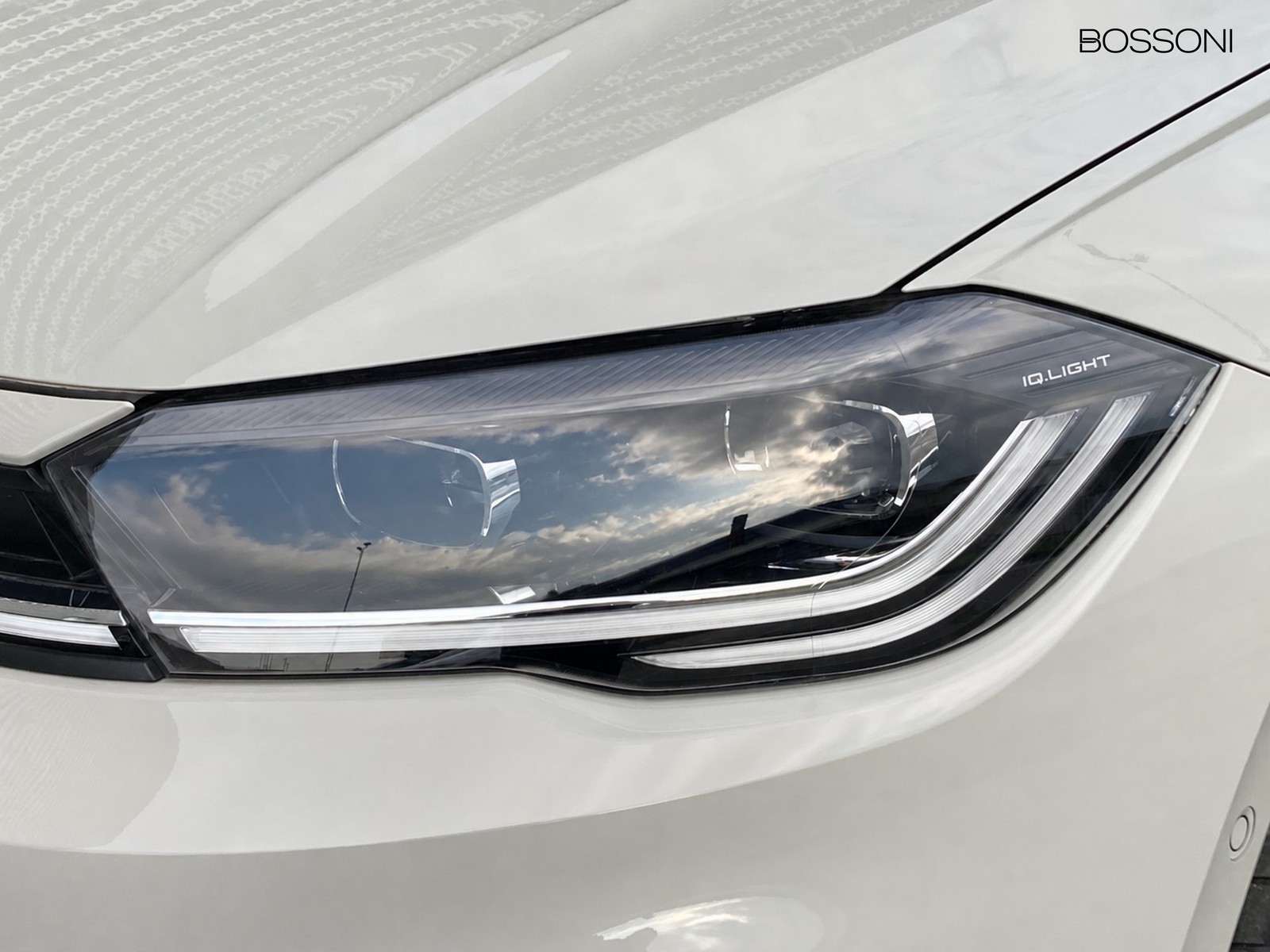 18 - Volkswagen Polo 1.0 tsi 95cv r-line plus