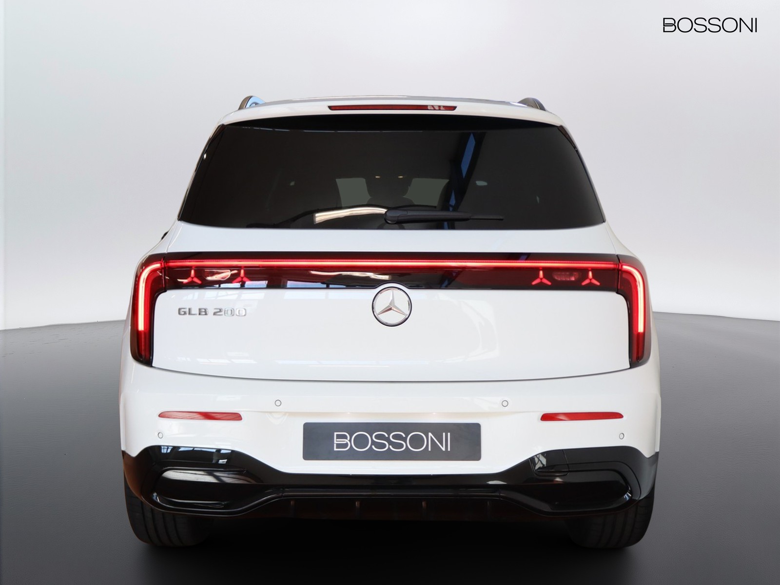 6 - Mercedes GLB 200 advanced plus 8g-edct