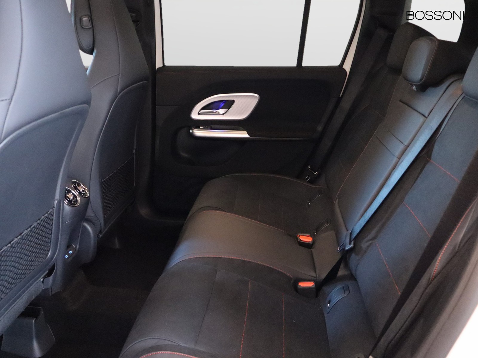 8 - Mercedes GLB 200 advanced plus 8g-edct