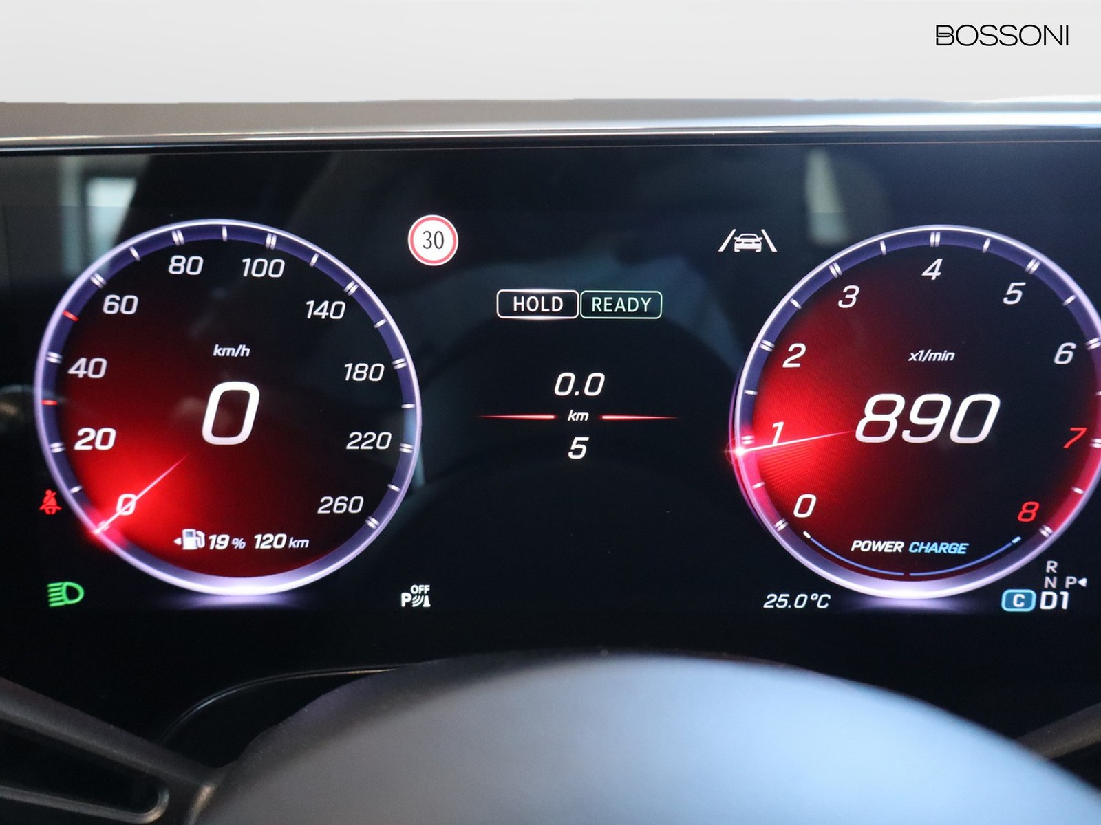 9 - Mercedes GLB 200 advanced plus 8g-edct