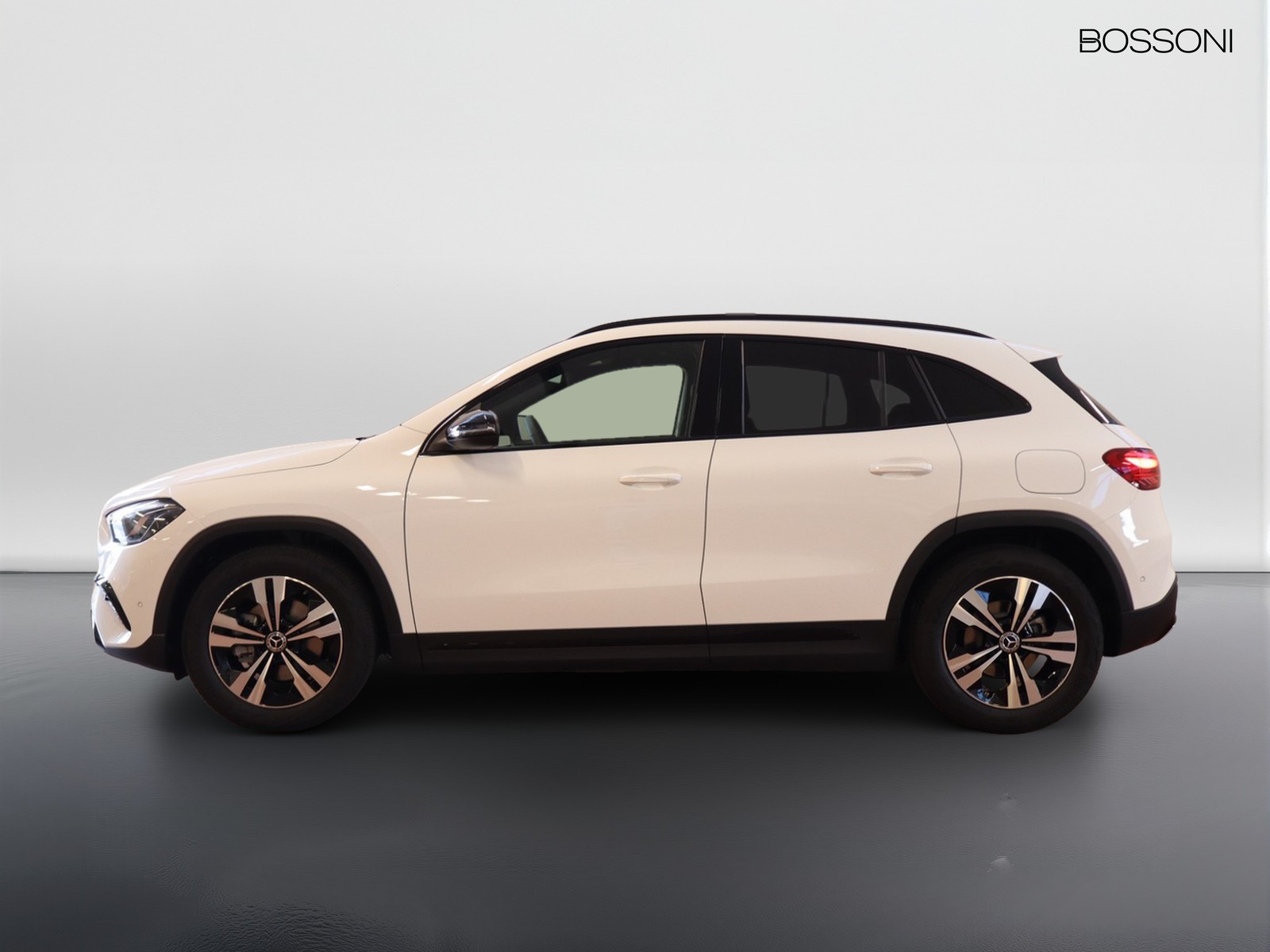 3 - Mercedes GLA 200 d progressive extra 8g-dct