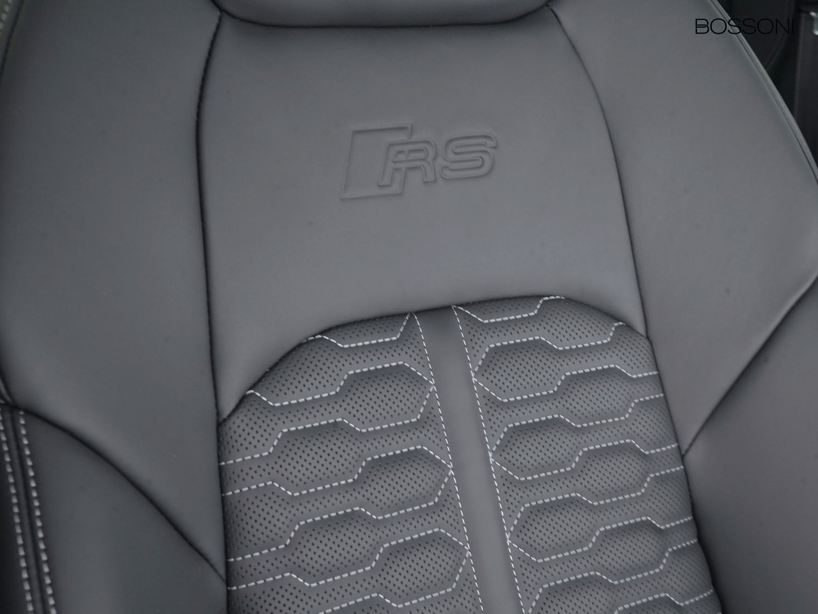 27 - Audi RS6 avant 4.0 v8 mhev performance quattro tiptronic