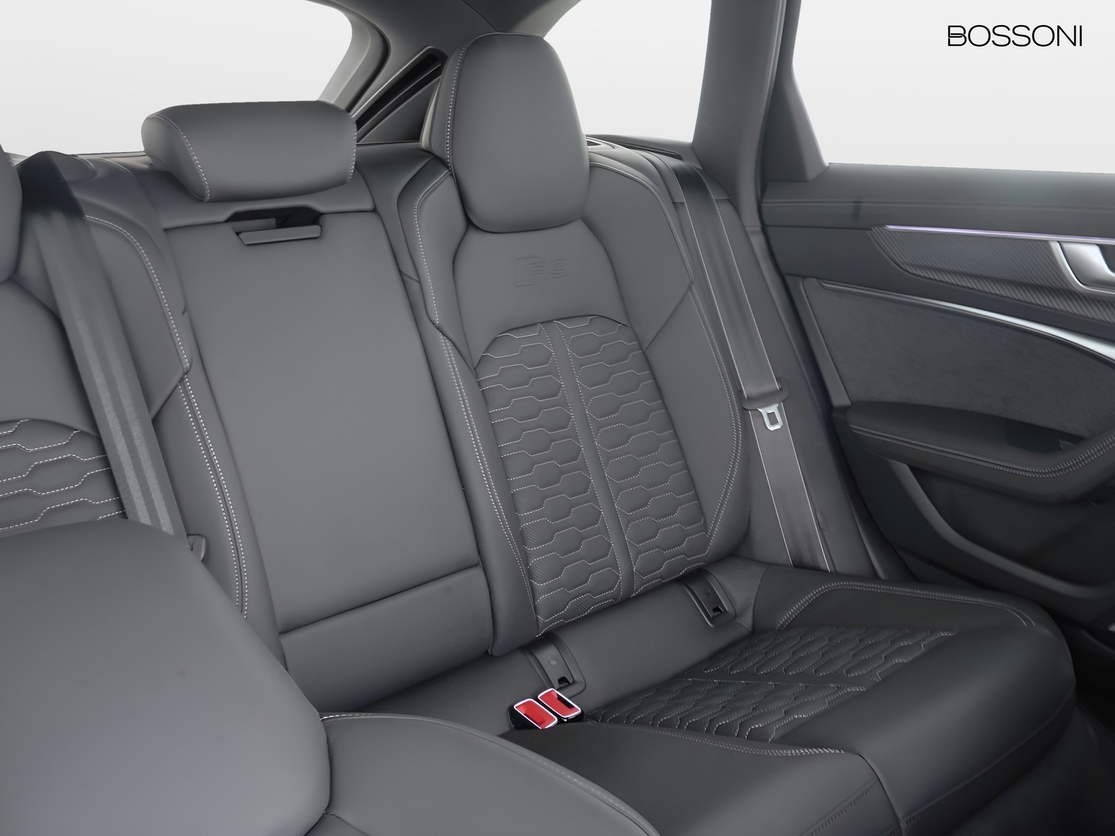 28 - Audi RS6 avant 4.0 v8 mhev performance quattro tiptronic