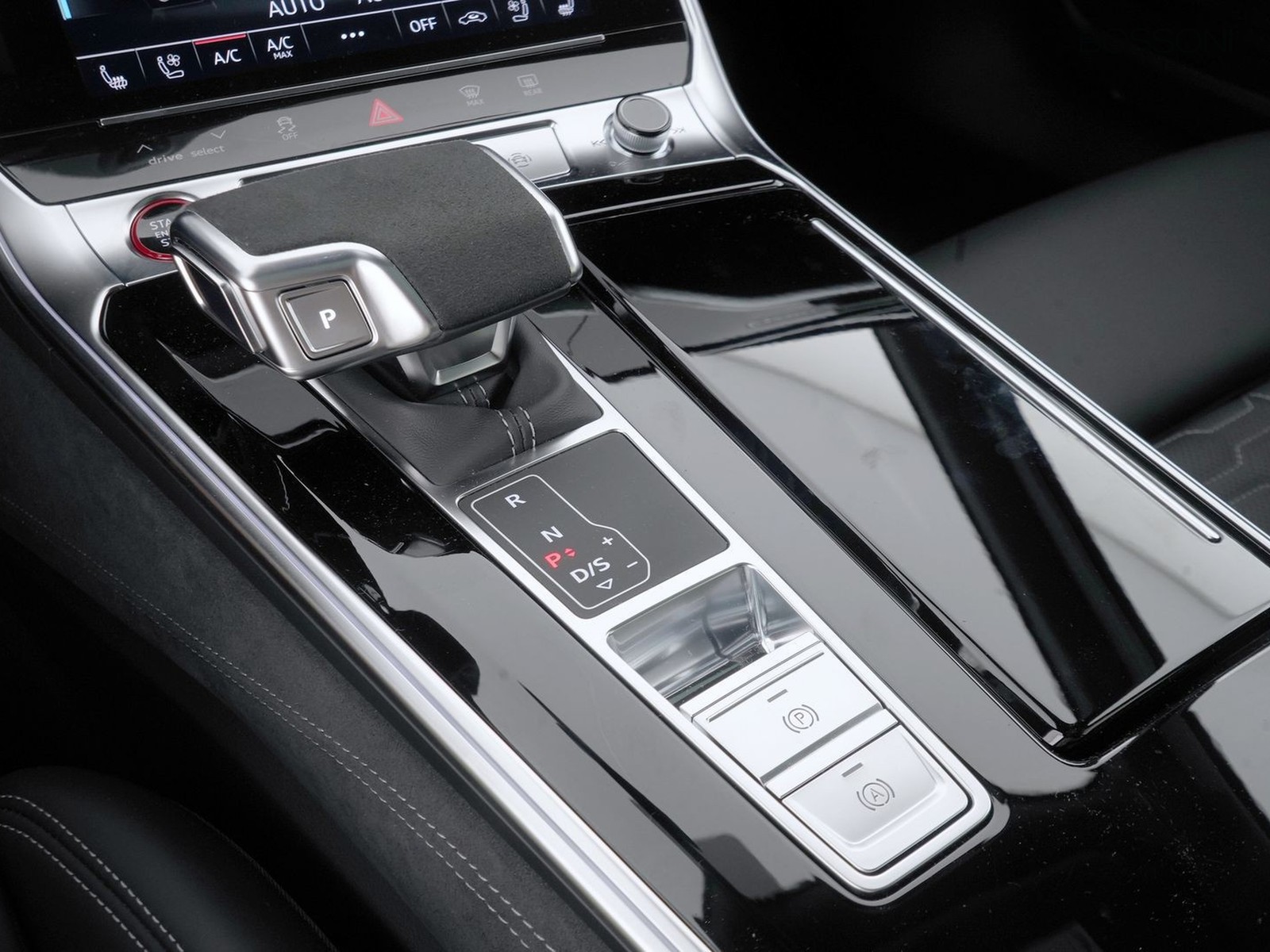 29 - Audi RS6 avant 4.0 v8 mhev performance quattro tiptronic