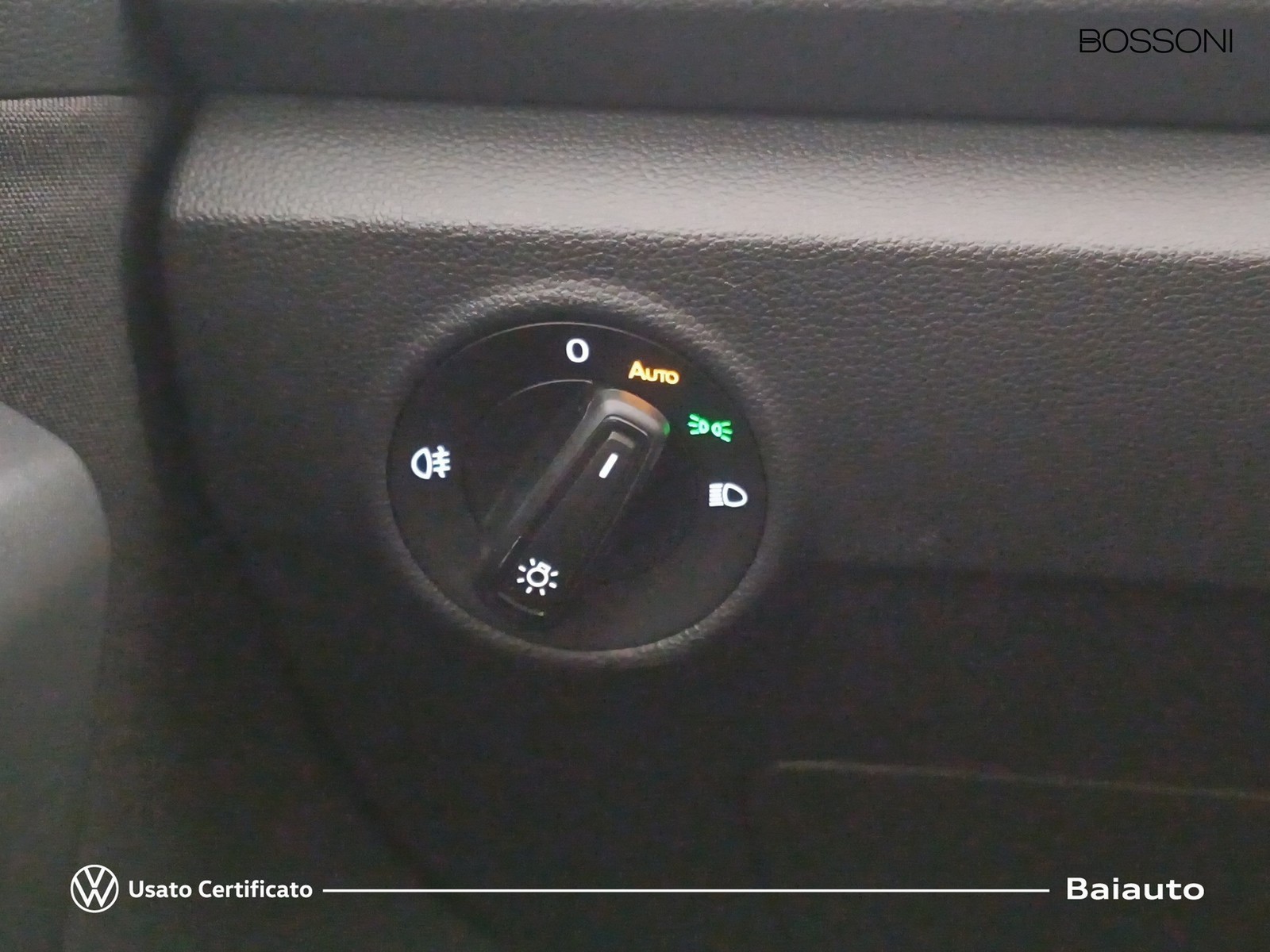17 - Volkswagen T-Roc 2.0 tdi scr 150cv life dsg