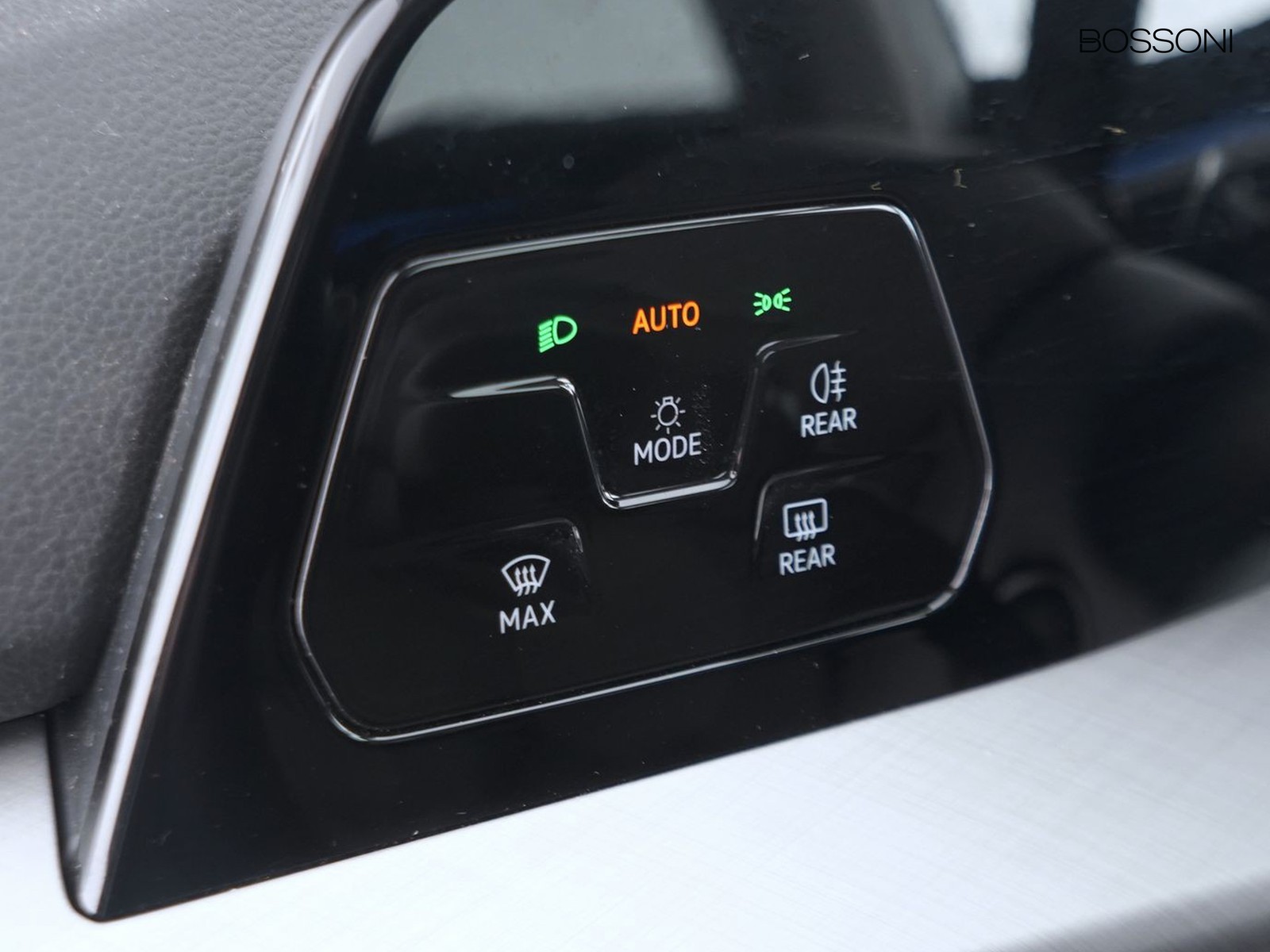 16 - Volkswagen Golf 1.5 tsi ehybrid 204cv edition plus dsg