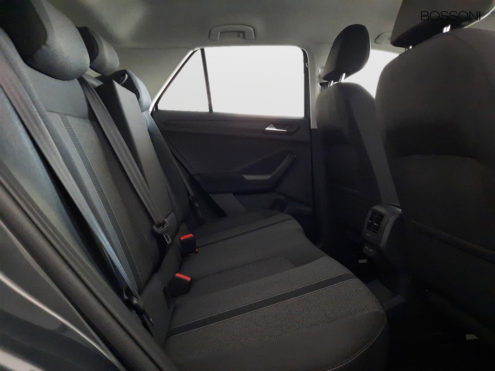 9 - Volkswagen T-Roc 2.0 tdi scr 150cv life dsg