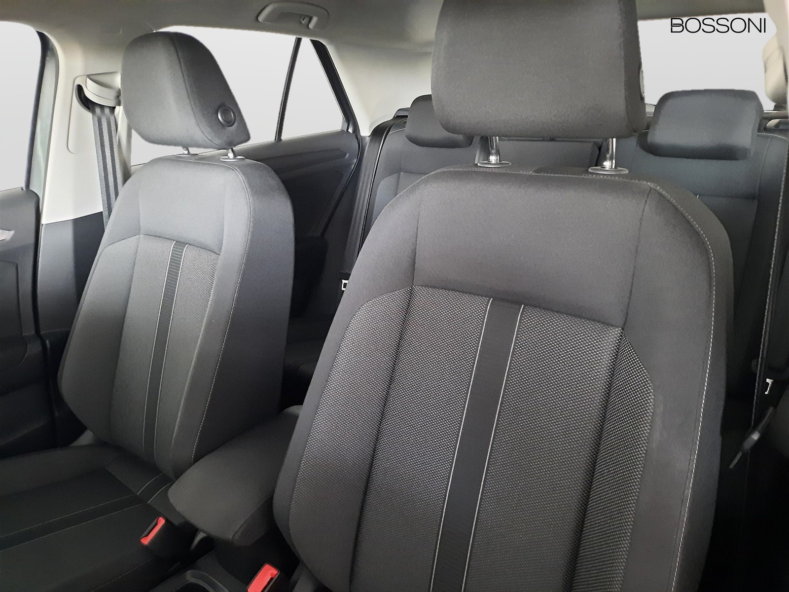 16 - Volkswagen T-Roc 2.0 tdi scr 150cv life dsg