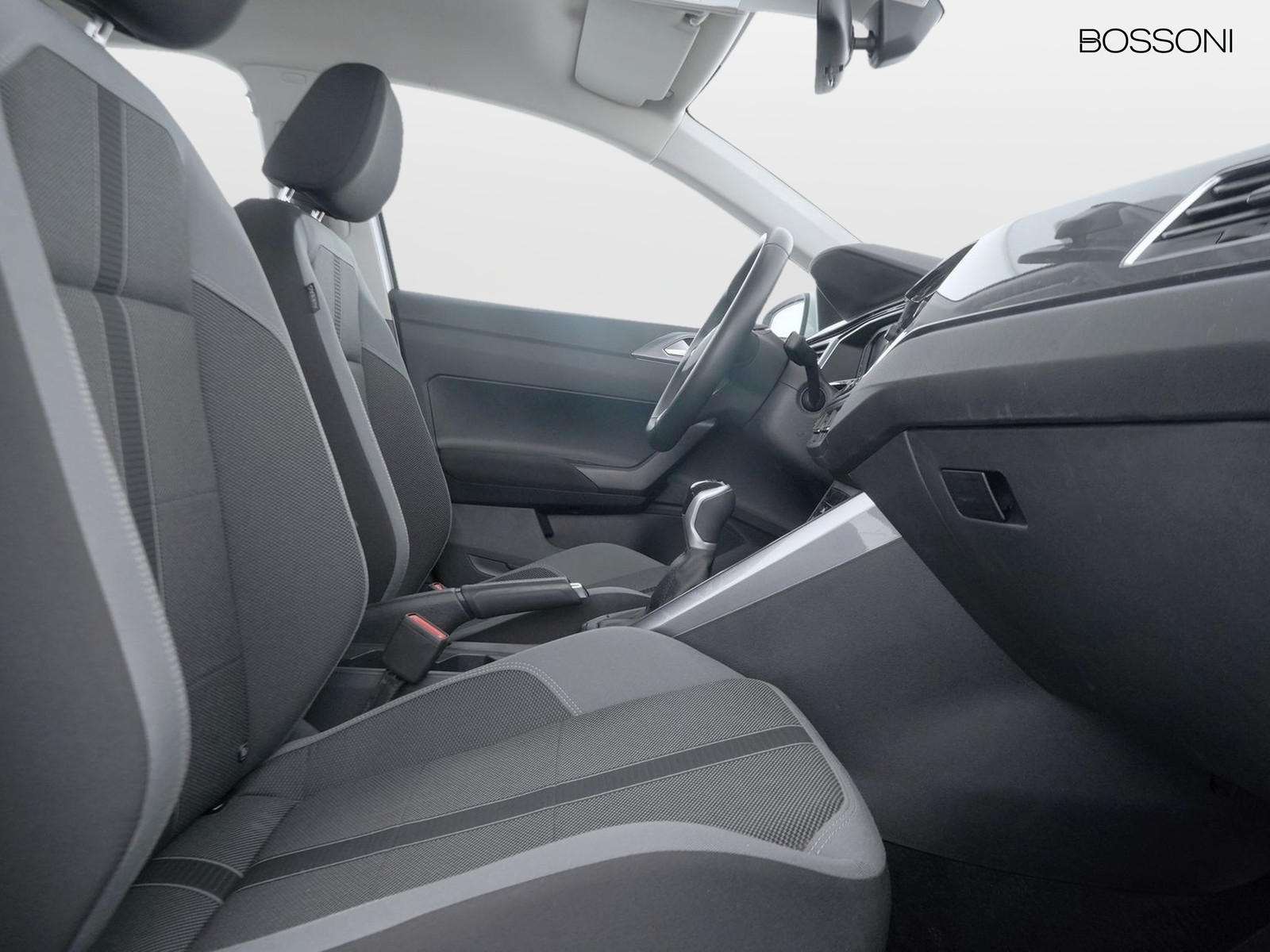 8 - Volkswagen Polo 1.0 tsi 95cv style