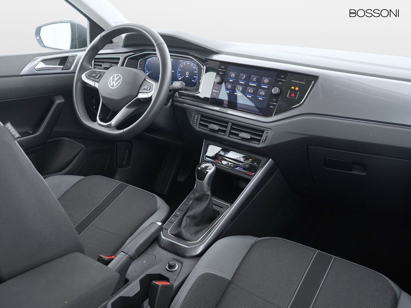 6 - Volkswagen Polo 1.0 tsi 95cv style