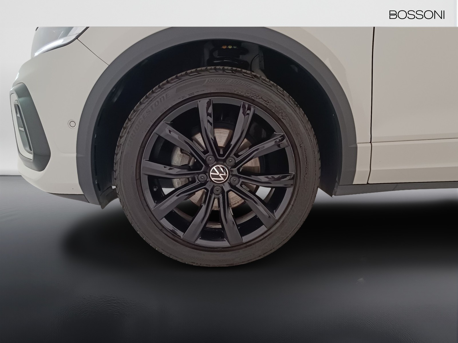 15 - Volkswagen T-Roc 1.0 tsi 110cv r line