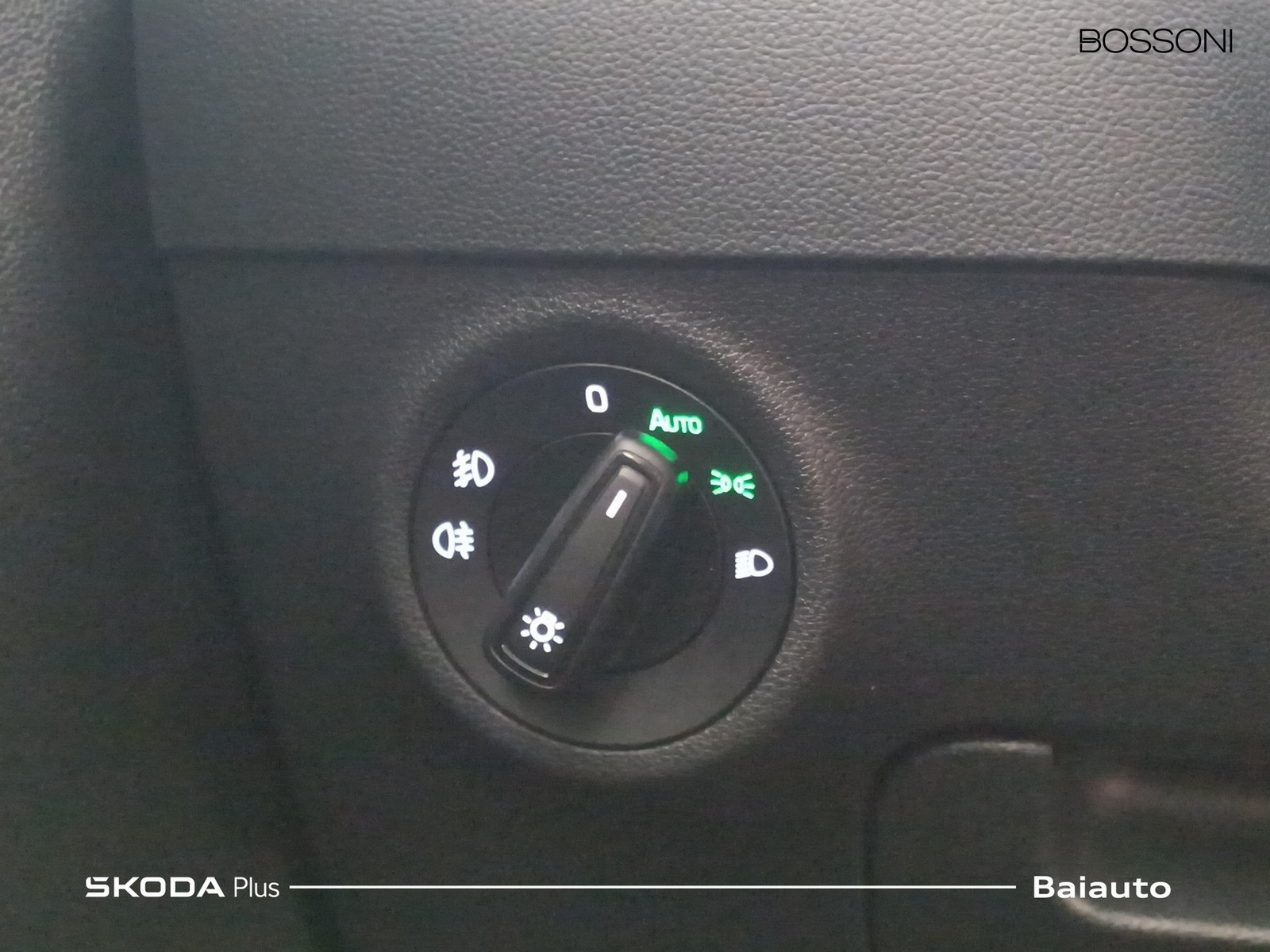18 - Skoda Karoq 2.0 tdi evo scr 150cv executive 4x4 dsg