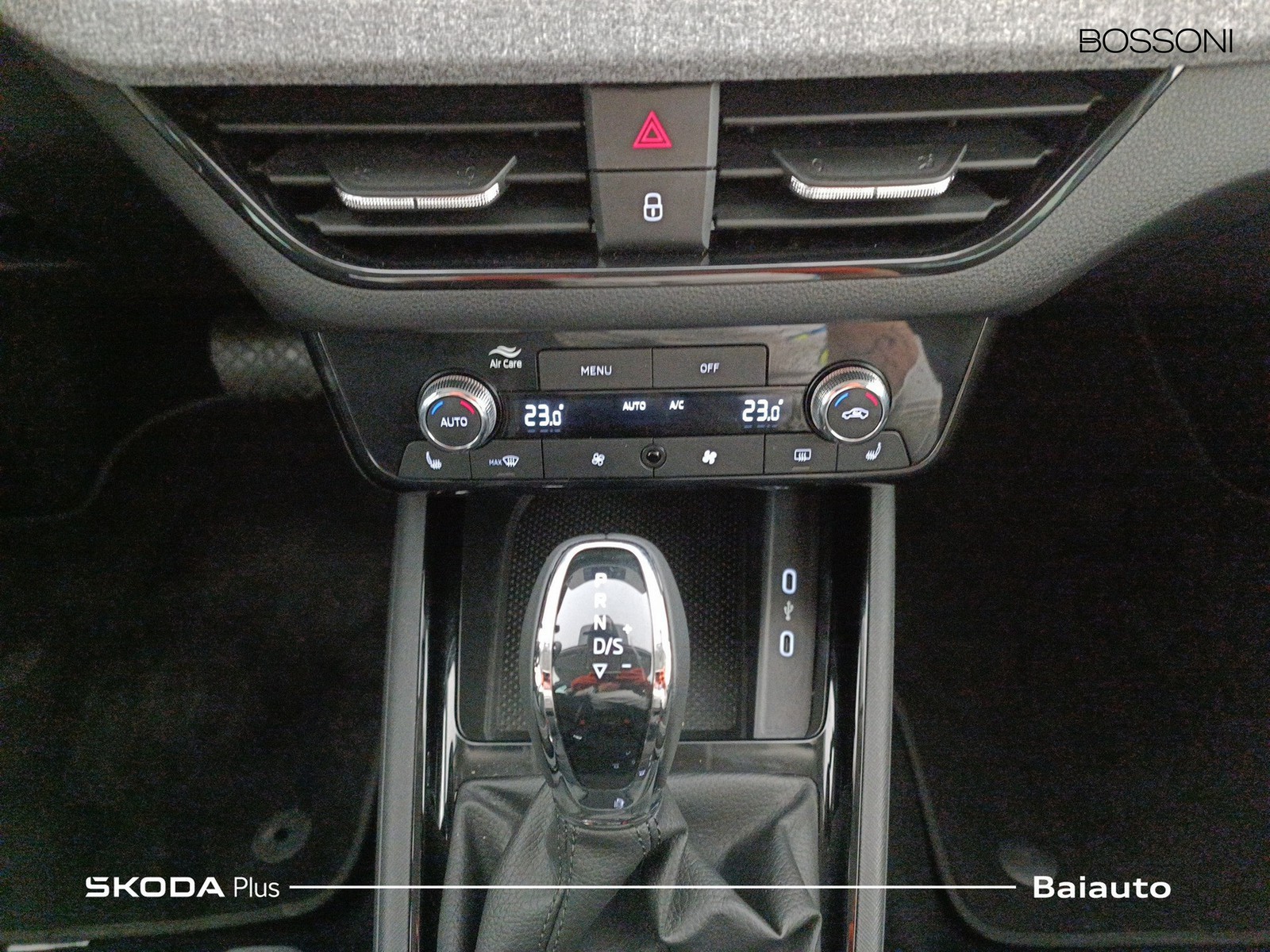 11 - Skoda Kamiq 1.0 tsi 115cv black dots dsg
