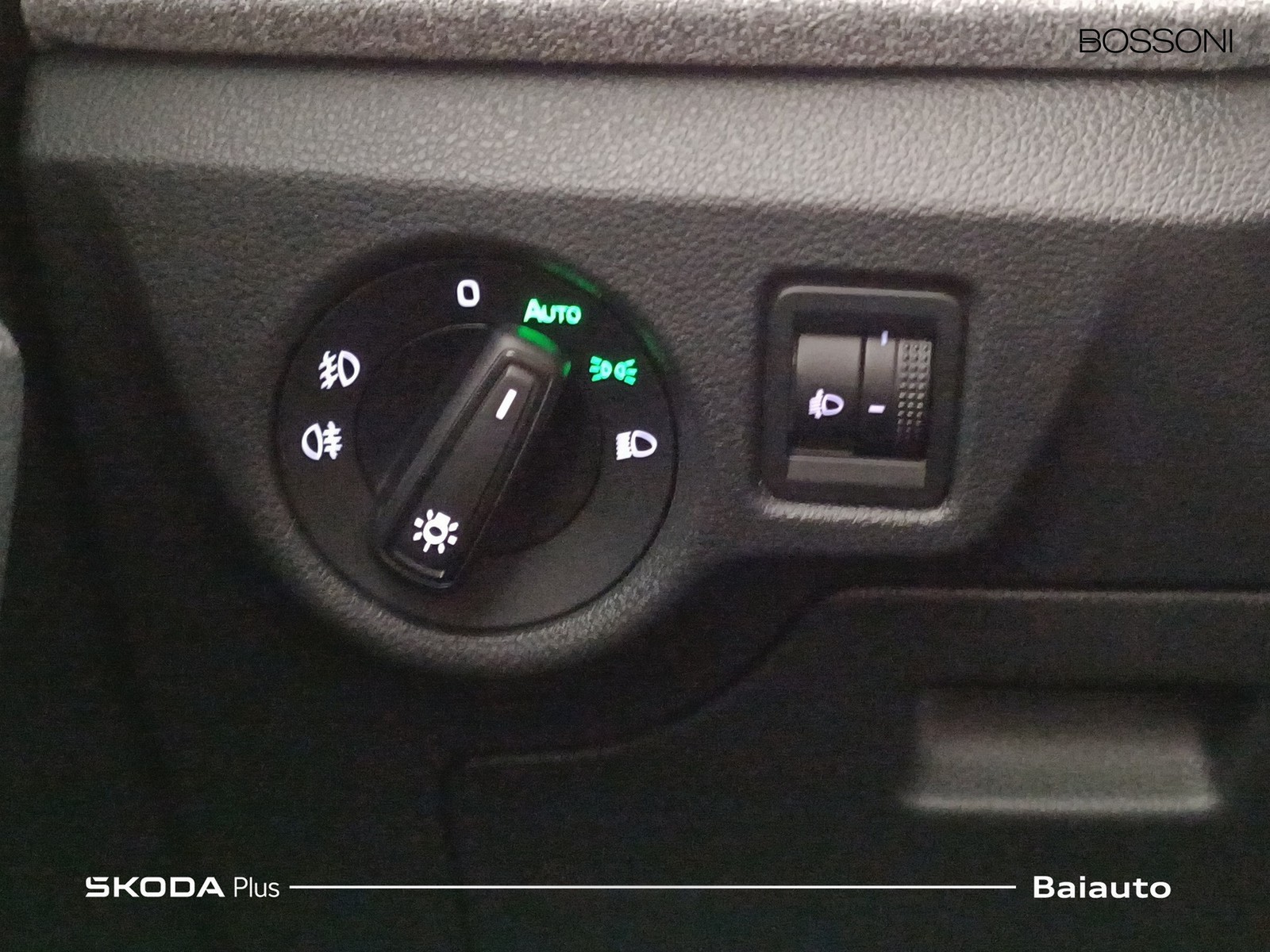 18 - Skoda Kamiq 1.0 tsi 115cv black dots dsg