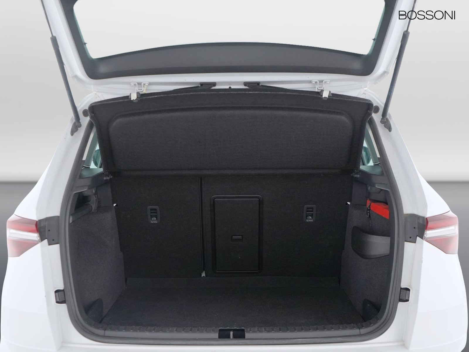 10 - Skoda Karoq 2.0 tdi evo scr 150cv executive 4x4 dsg