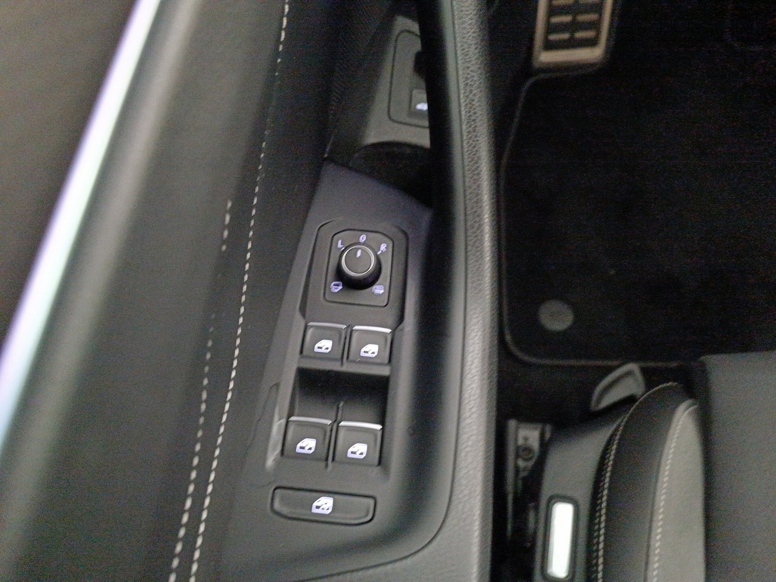 18 - Volkswagen Passat alltrack 2.0 tdi scr 200cv 4motion dsg