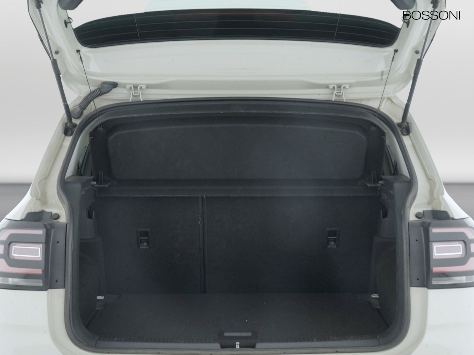 10 - Volkswagen T-Cross 1.5 tsi act 150cv advanced dsg