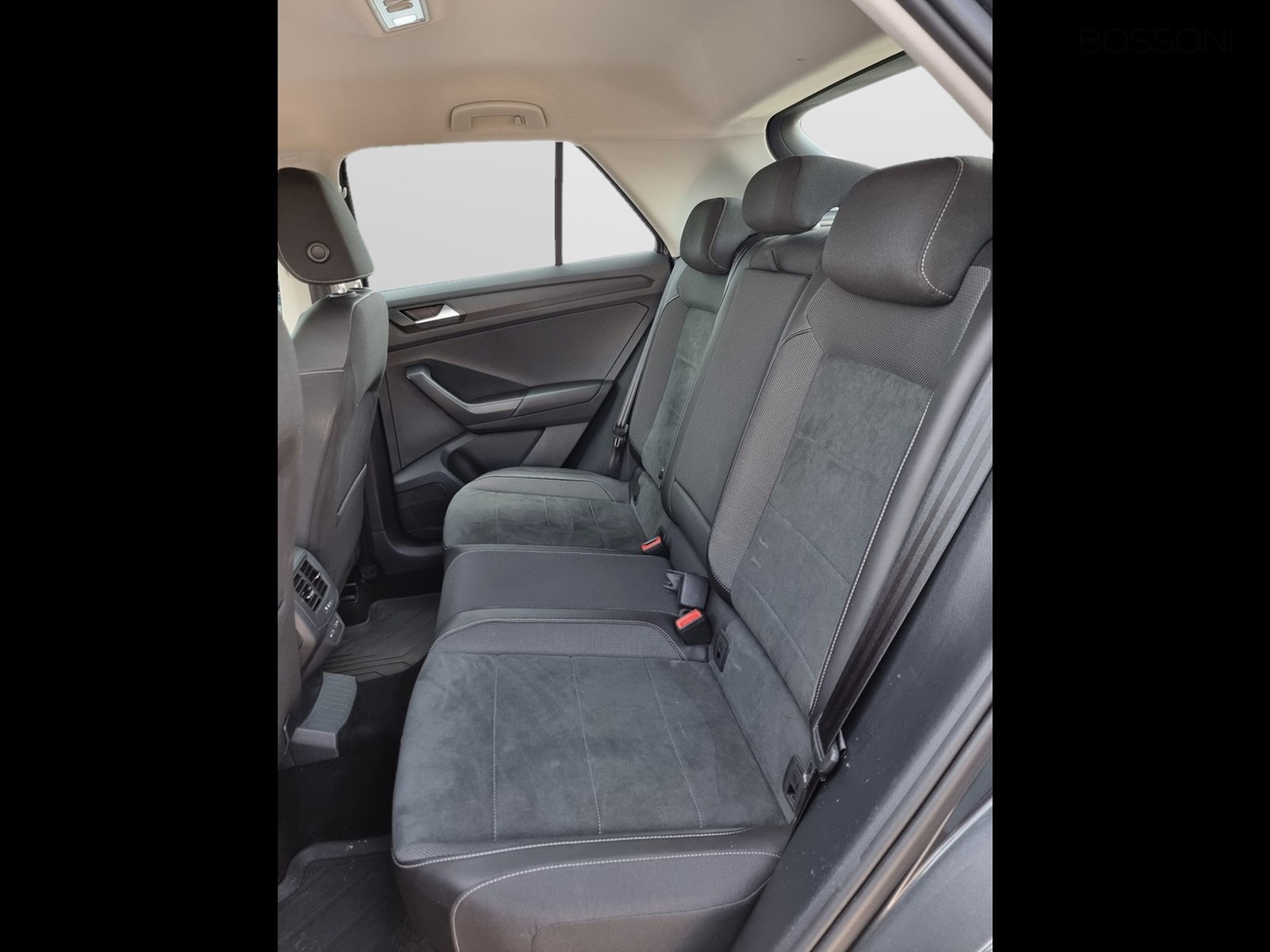10 - Volkswagen T-Roc 2.0 tdi scr 150cv style dsg