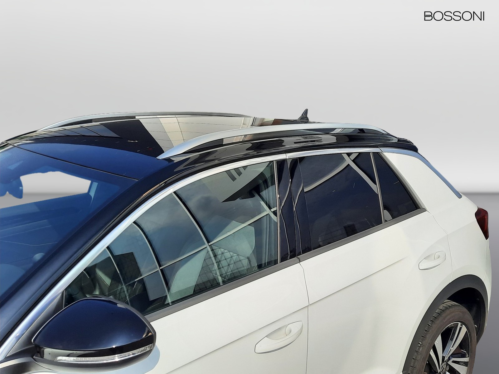 26 - Volkswagen T-Roc 1.5 tsi act r line dsg