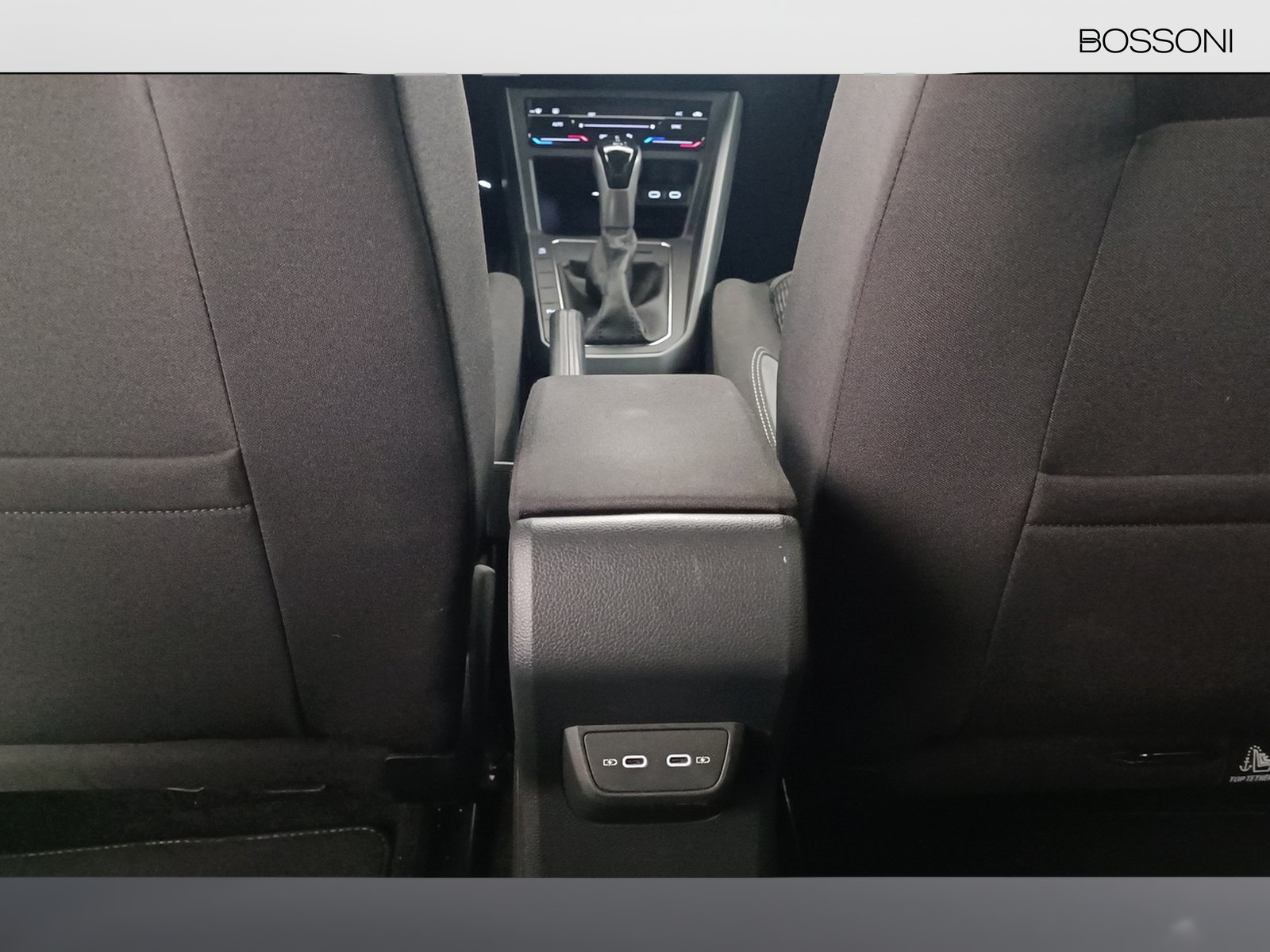 23 - Volkswagen Taigo 1.5 tsi act 150cv r-line dsg