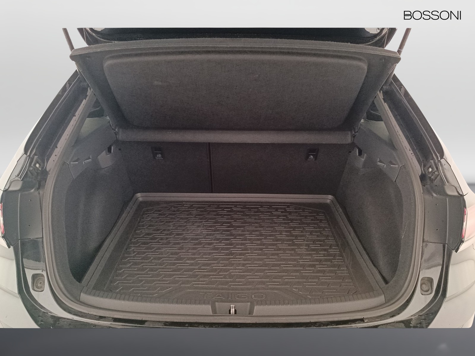 26 - Volkswagen Taigo 1.5 tsi act 150cv r-line dsg