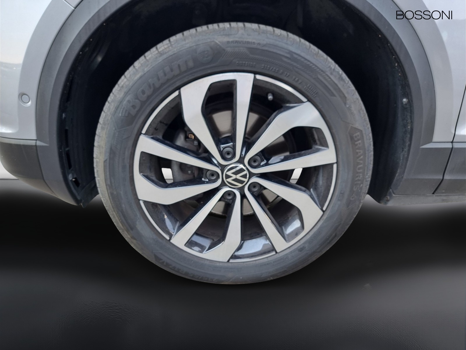 5 - Volkswagen T-Roc 1.0 tsi 110cv style