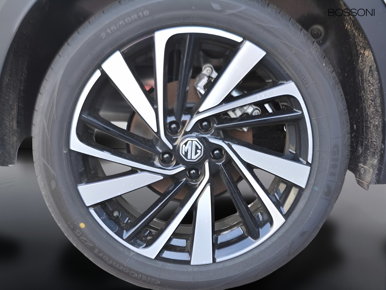 15 - Mg ZS 1.5 hybrid+ luxury auto