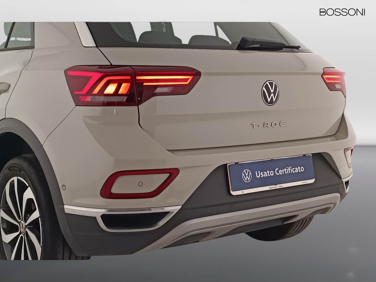 14 - Volkswagen T-Roc 1.0 tsi 110cv style