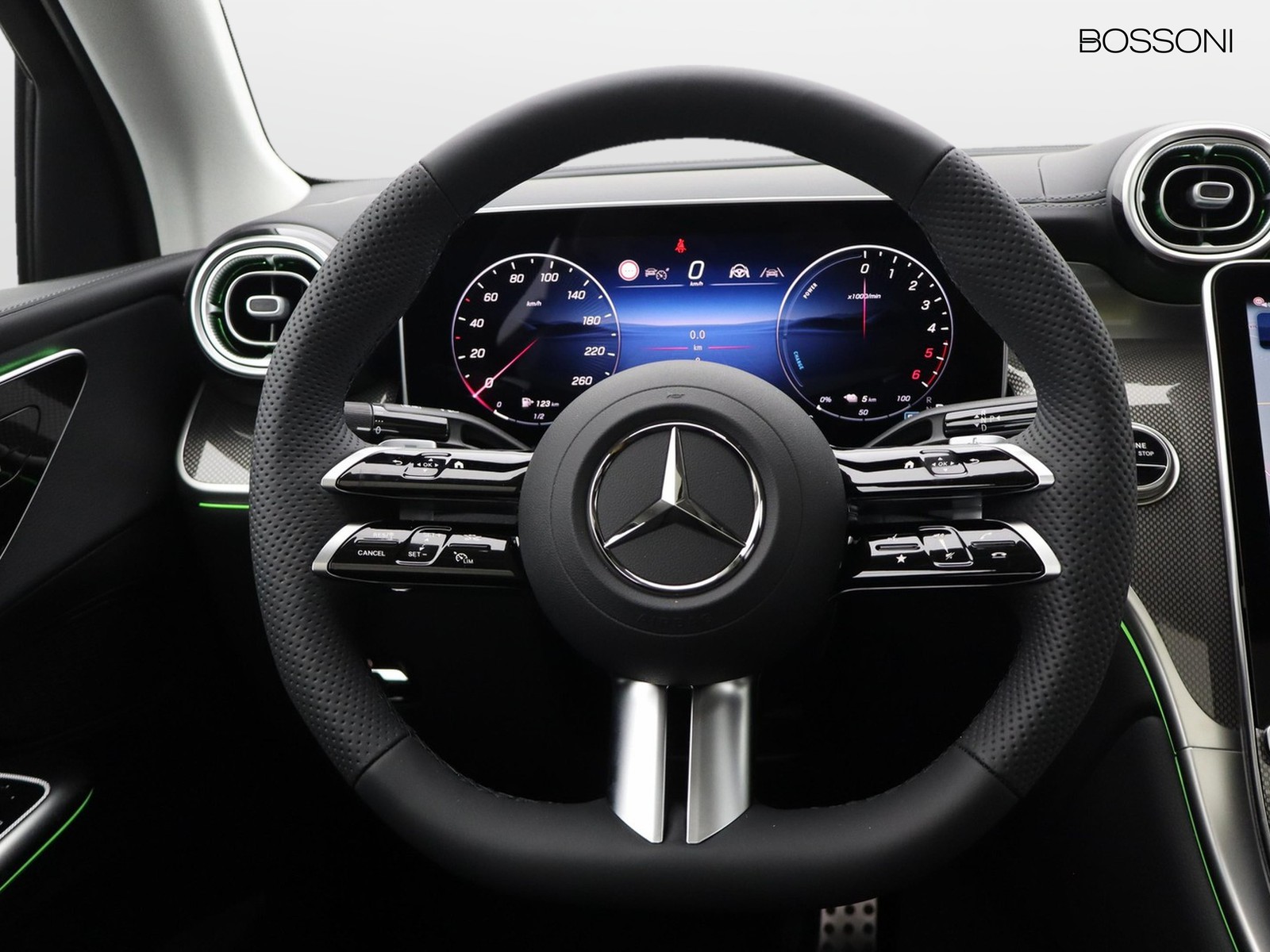 17 - Mercedes GLC coupe 300 de plug-in hybrid amg line premium tech 4matic 9g-tronic