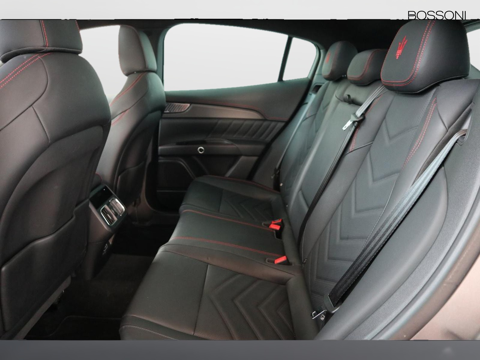 8 - Maserati Grecale 3.0 v6 v6 530cv trofeo awd