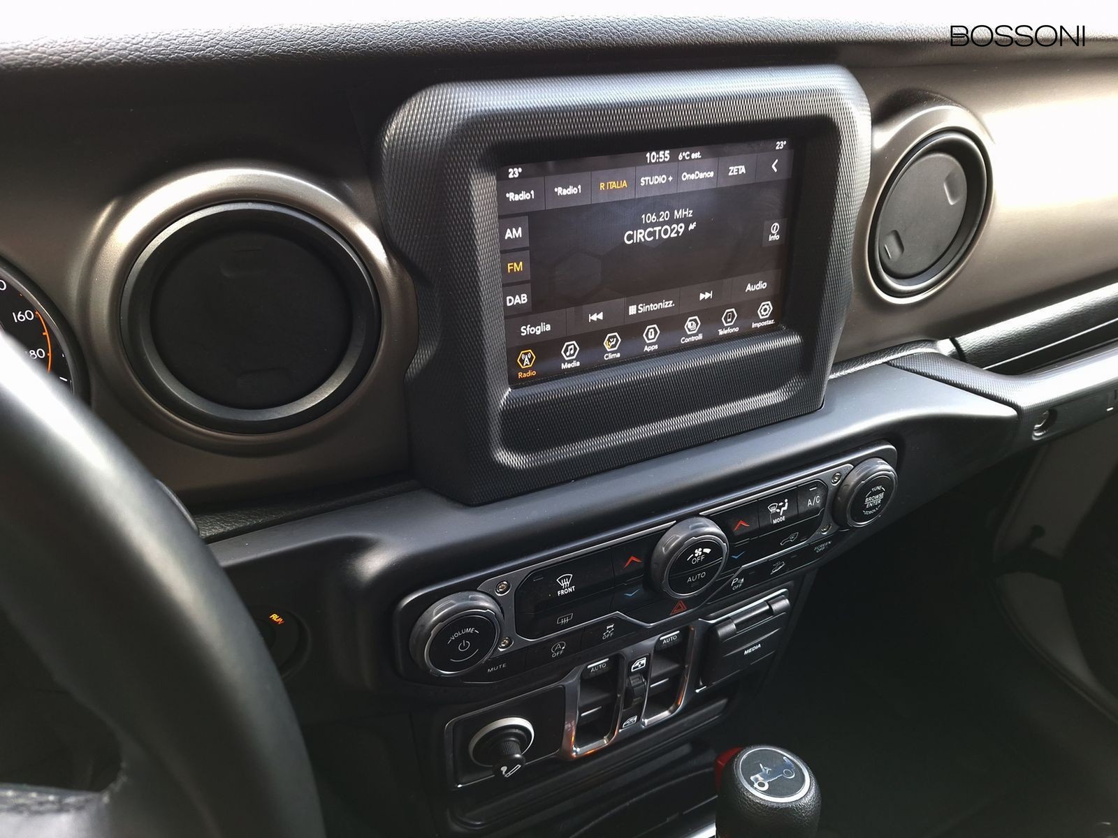 17 - Jeep Wrangler unlimited 2.0 turbo sport 4wd auto