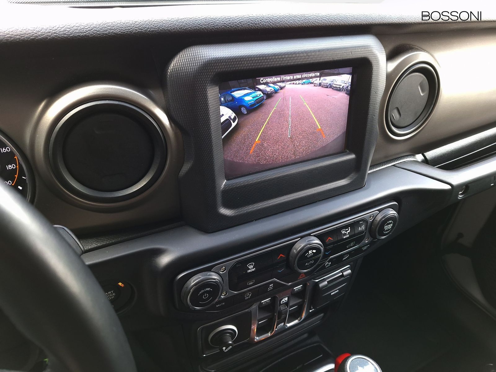 18 - Jeep Wrangler unlimited 2.0 turbo sport 4wd auto