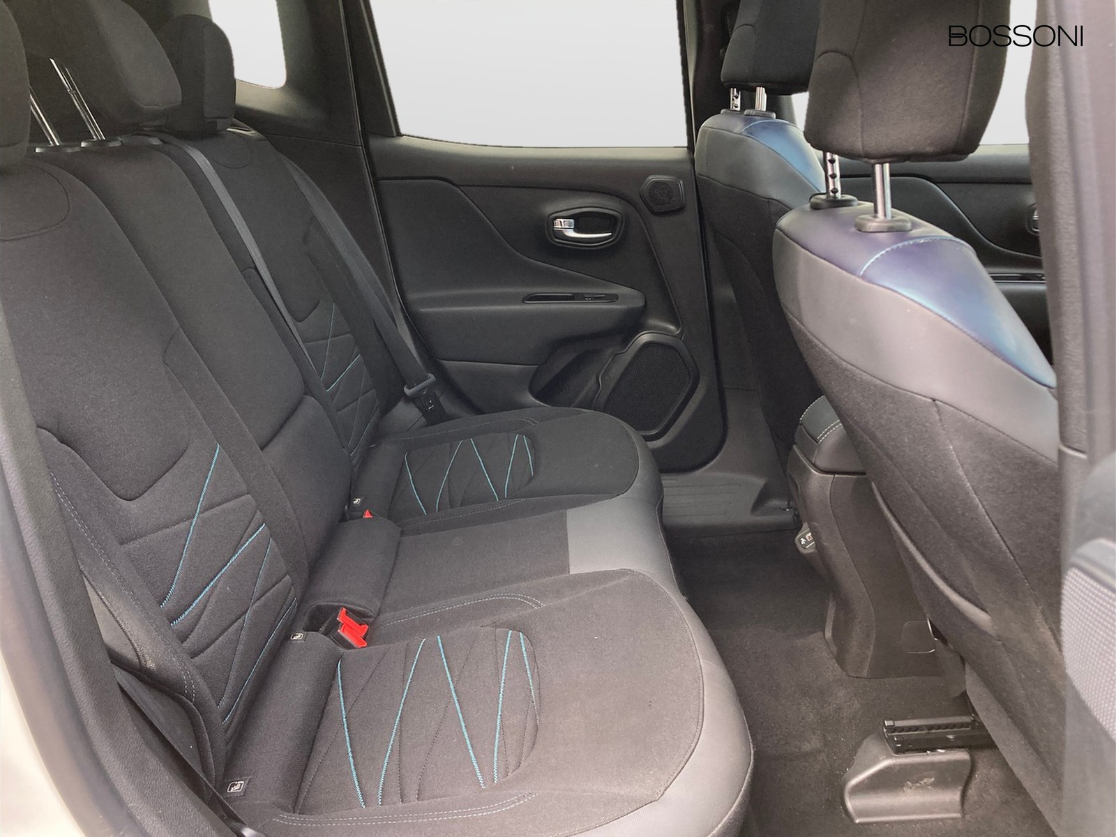 9 - Jeep Renegade 1.5 turbo t4 mhev 130cv s 2wd