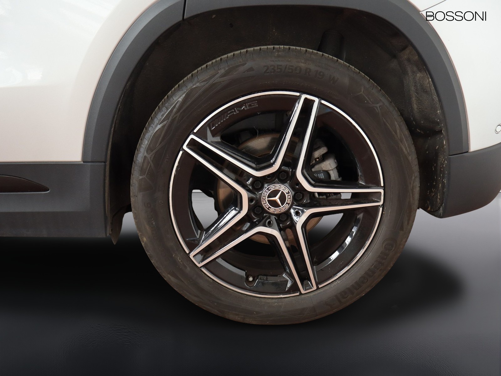 4 - Mercedes GLA 200 d premium 4matic 8g-dct