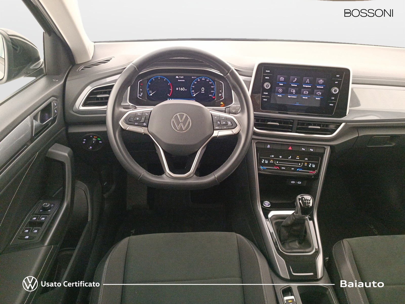 8 - Volkswagen T-Roc 1.0 tsi 110cv style