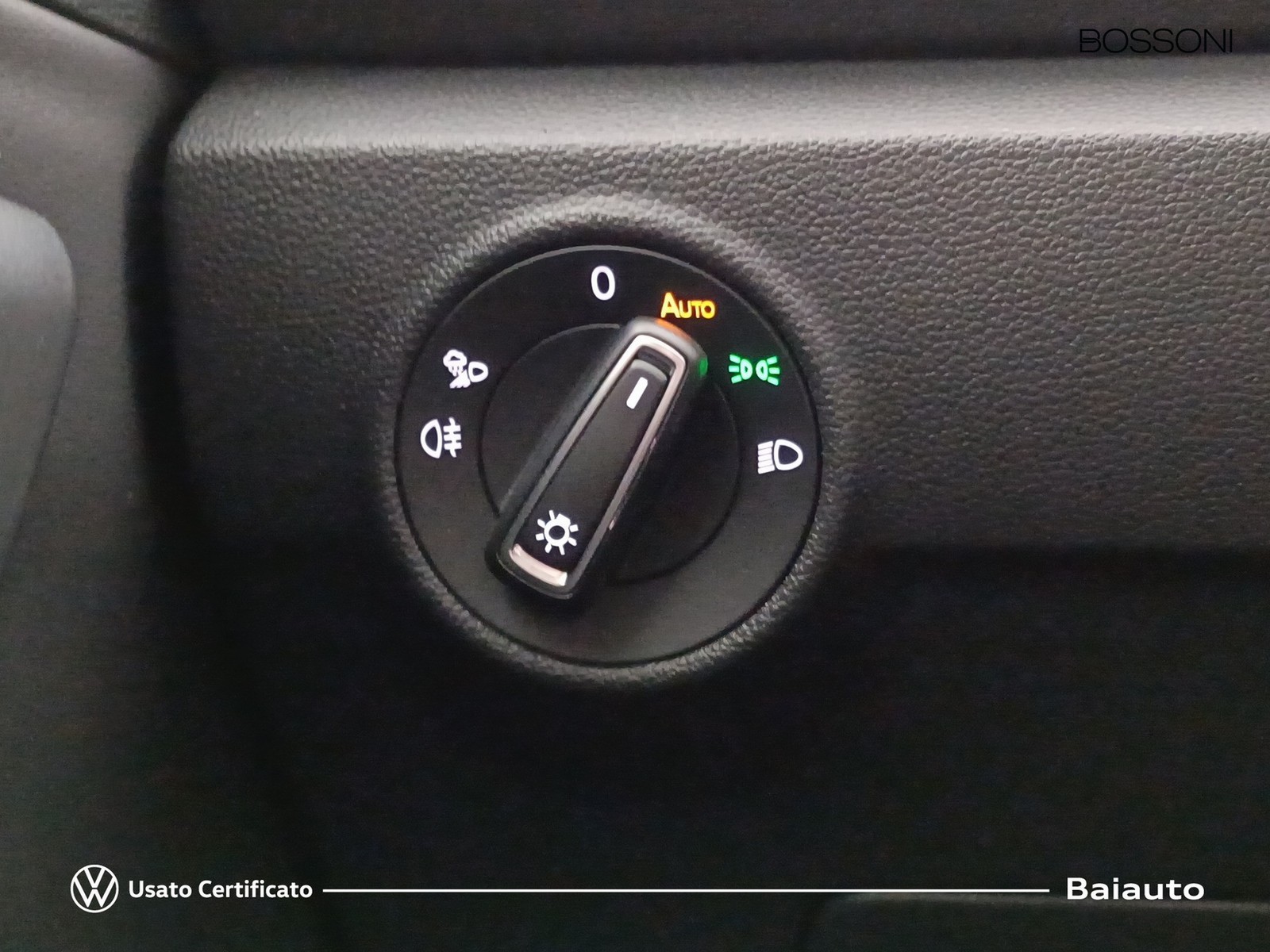 17 - Volkswagen T-Roc 1.0 tsi 110cv style