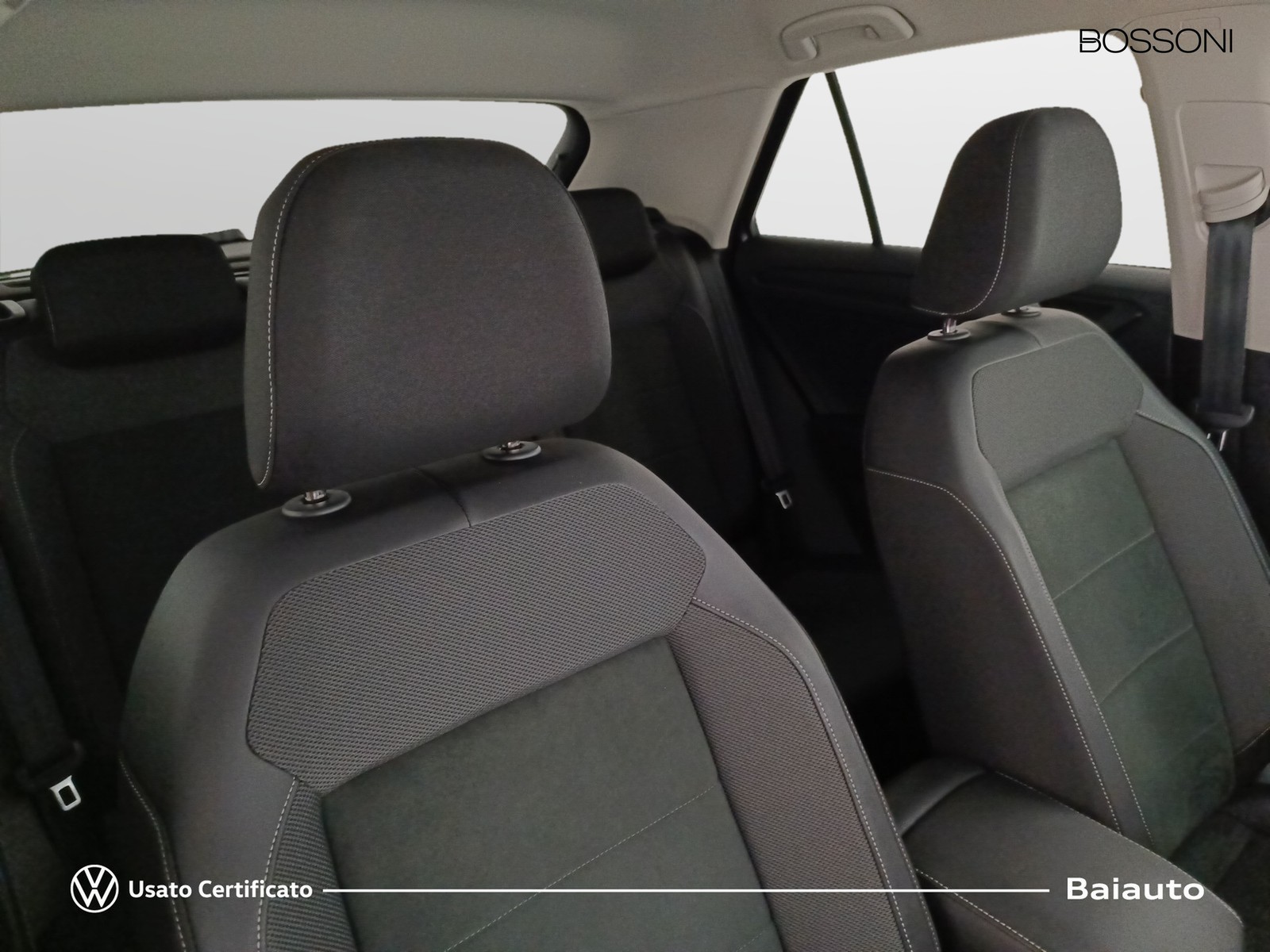 22 - Volkswagen T-Roc 1.0 tsi 110cv style
