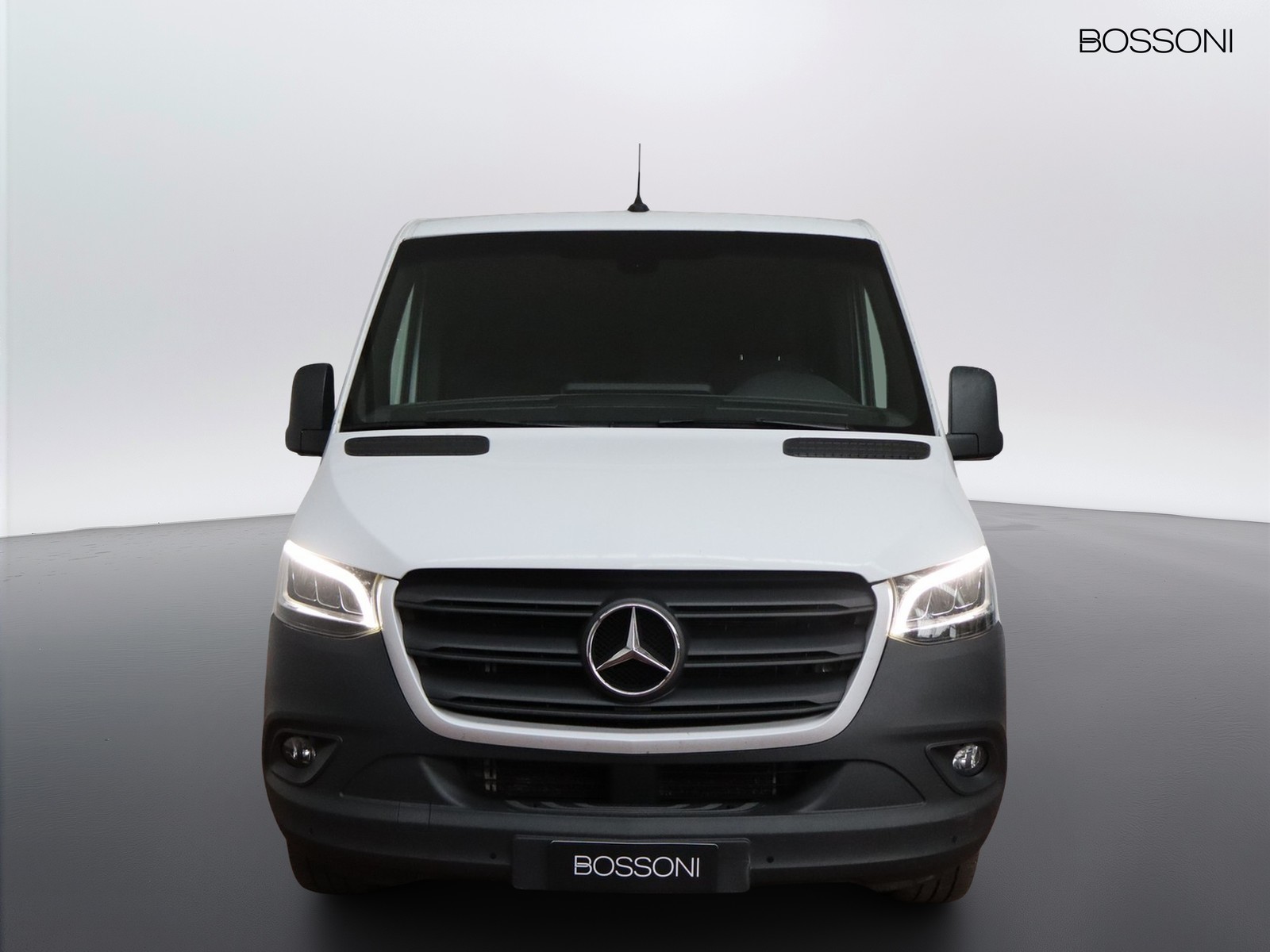 2 - Mercedes Vans Sprinter 319 2.0 cdi f 37/35 rwd h2 9g-tronic