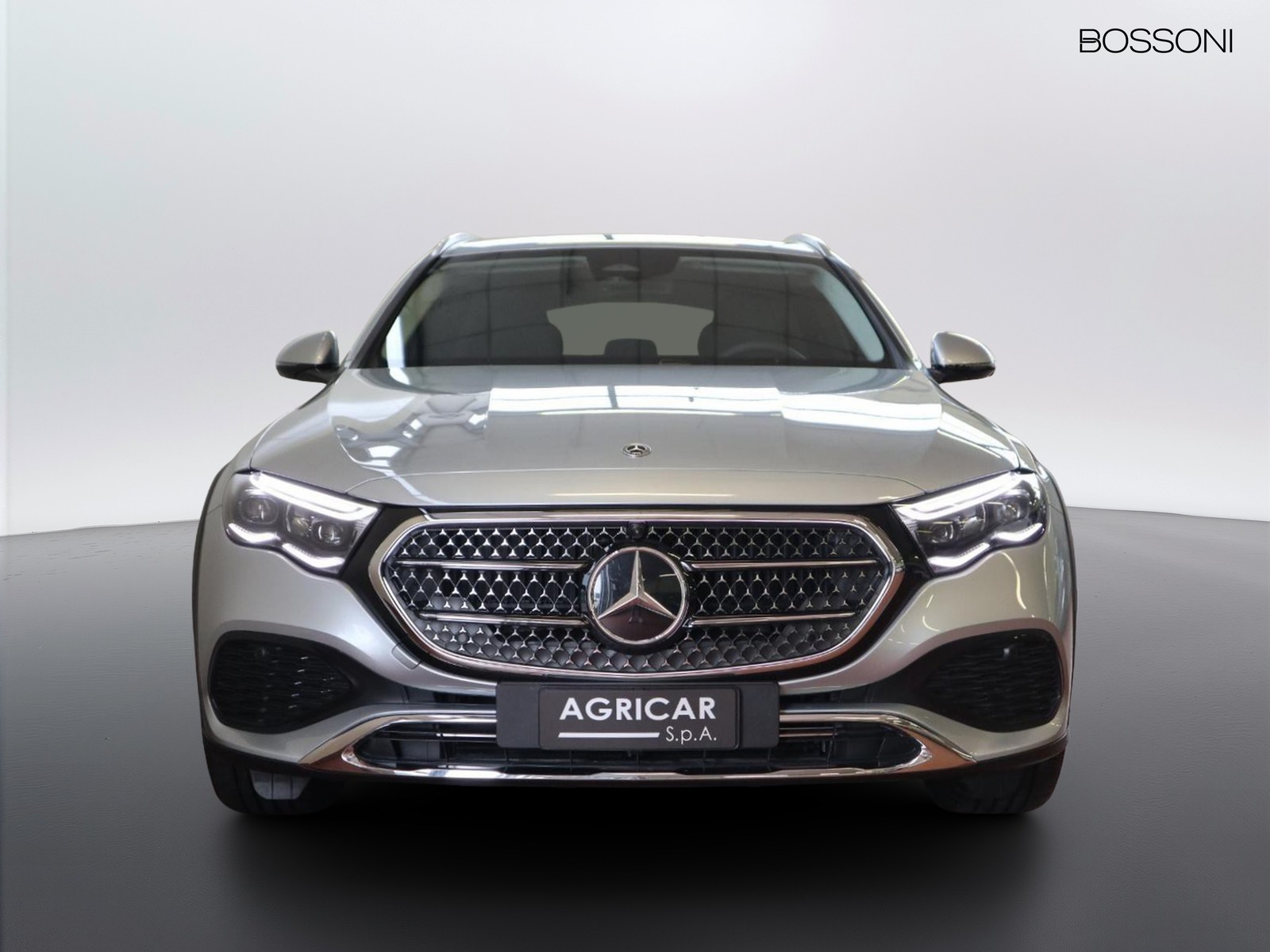 2 - Mercedes Classe E station wagon all-terrain 220 d premium 4matic 9g-tronic