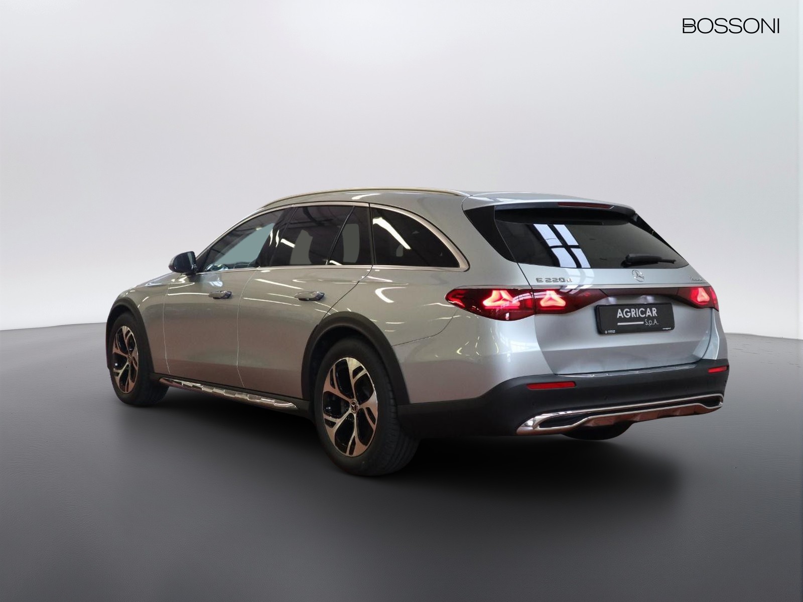 5 - Mercedes Classe E station wagon all-terrain 220 d premium 4matic 9g-tronic