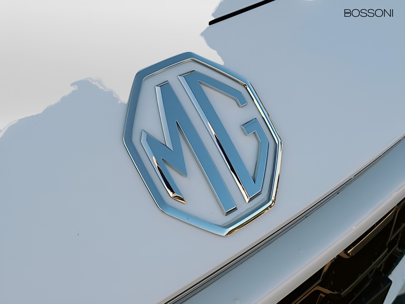24 - Mg ZS 1.5 hybrid+ comfort auto