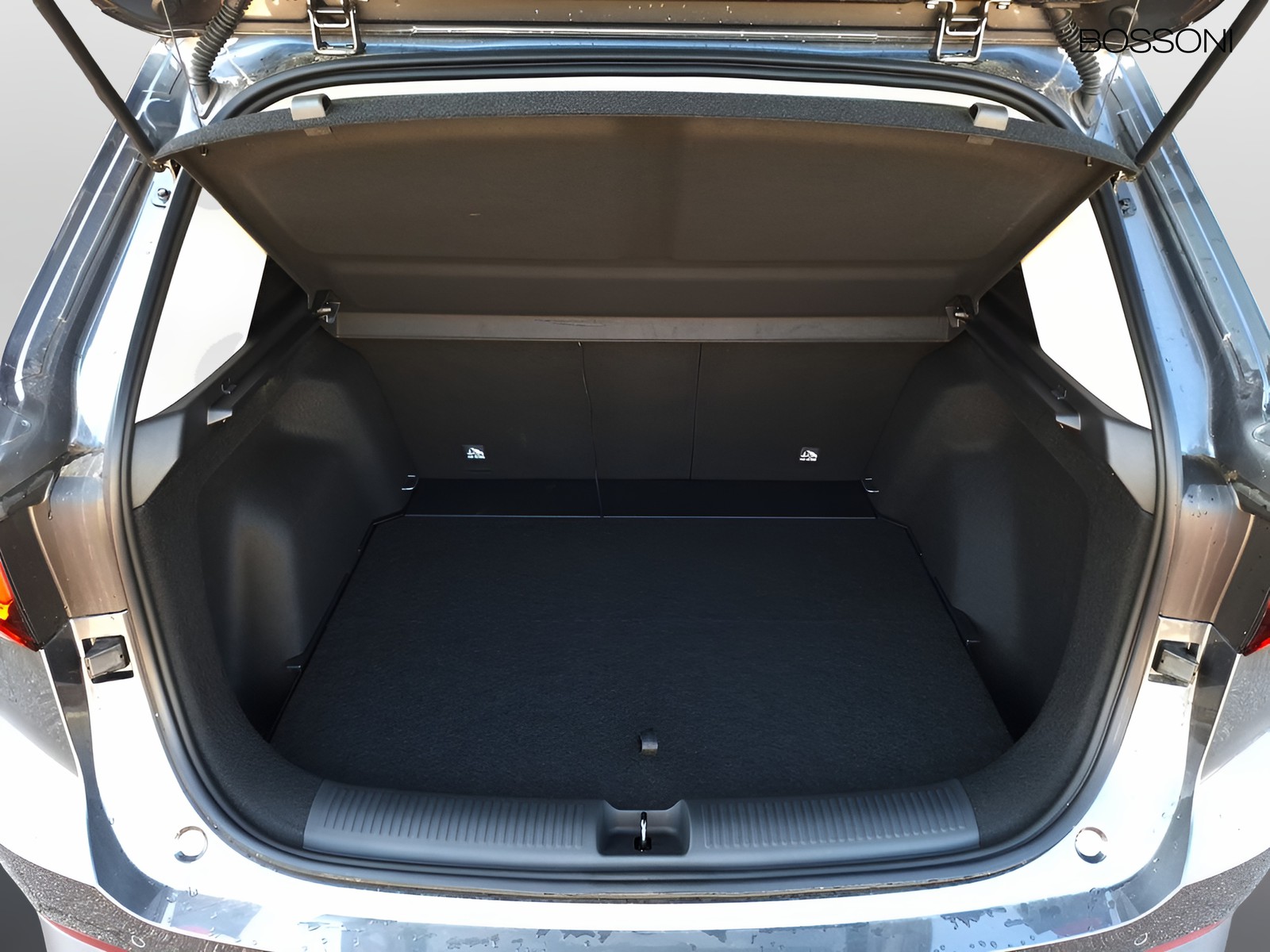 6 - Mg ZS 1.5 hybrid+ luxury auto