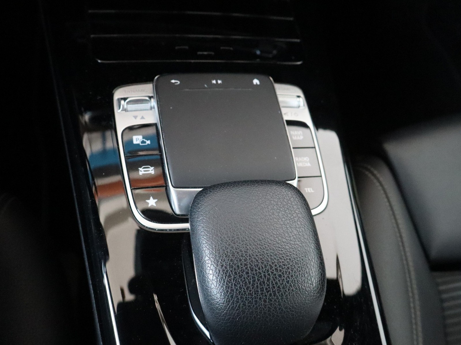14 - Mercedes Classe A 180 d sport 7g-dct
