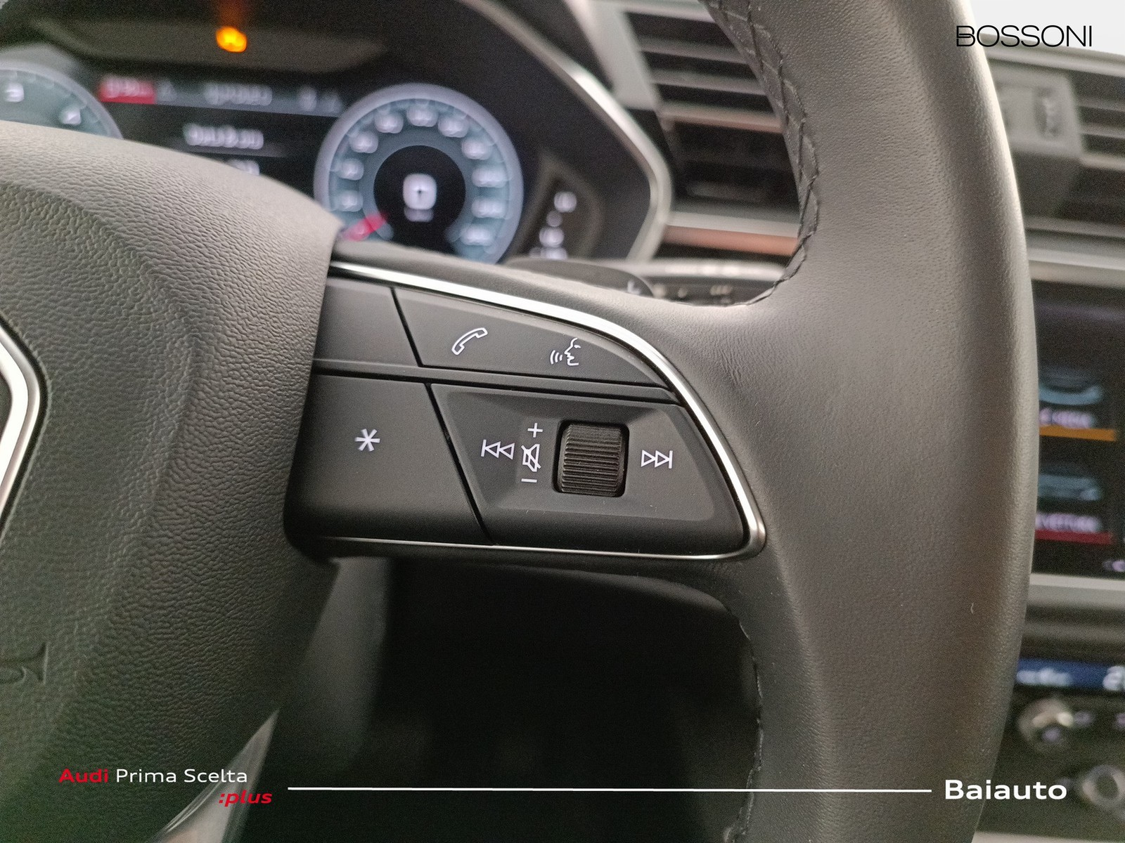 17 - Audi Q3 35 2.0 tdi s line edition s tronic