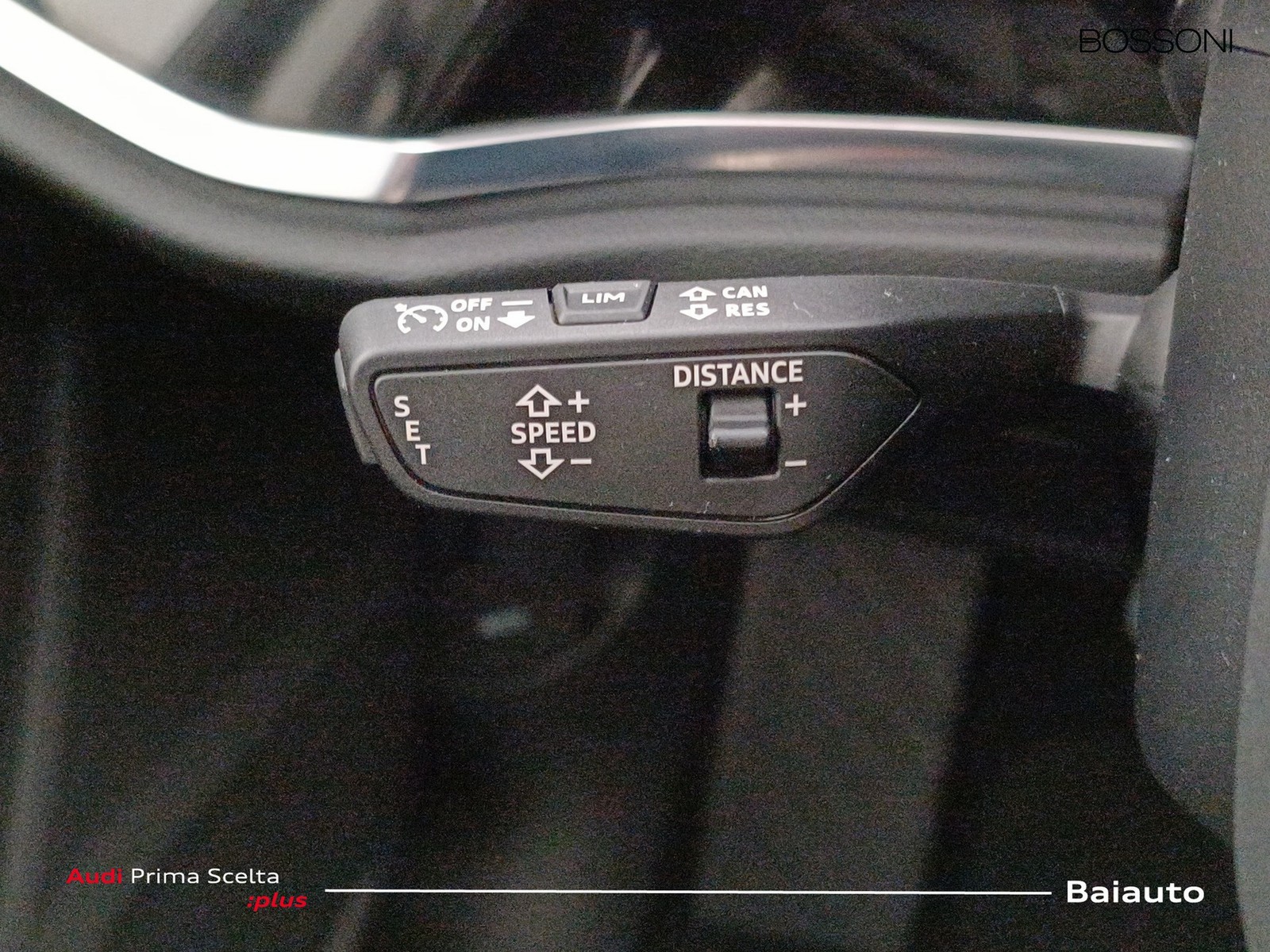 18 - Audi Q3 35 2.0 tdi s line edition s tronic