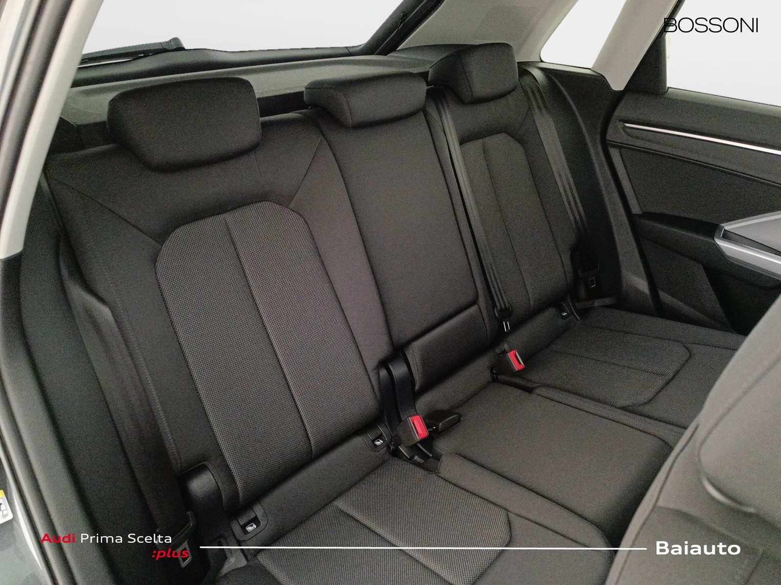 23 - Audi Q3 35 2.0 tdi s line edition s tronic