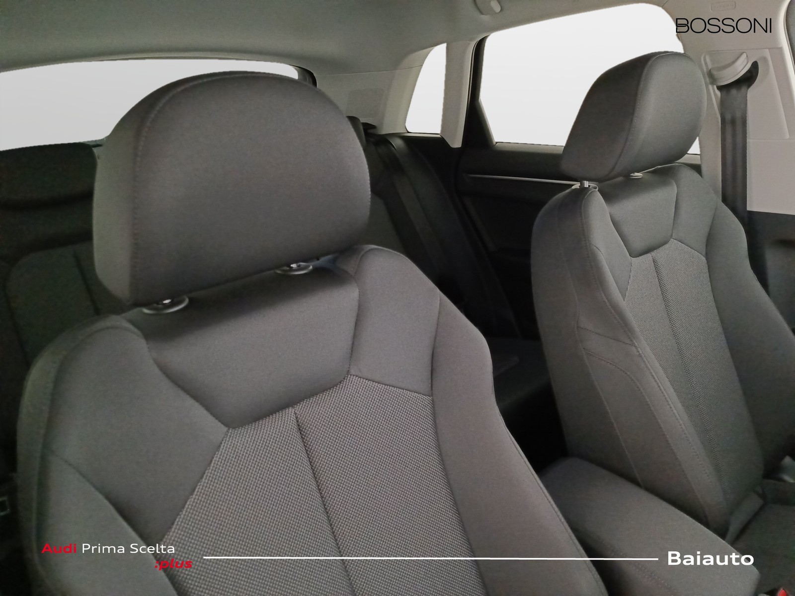 24 - Audi Q3 35 2.0 tdi s line edition s tronic