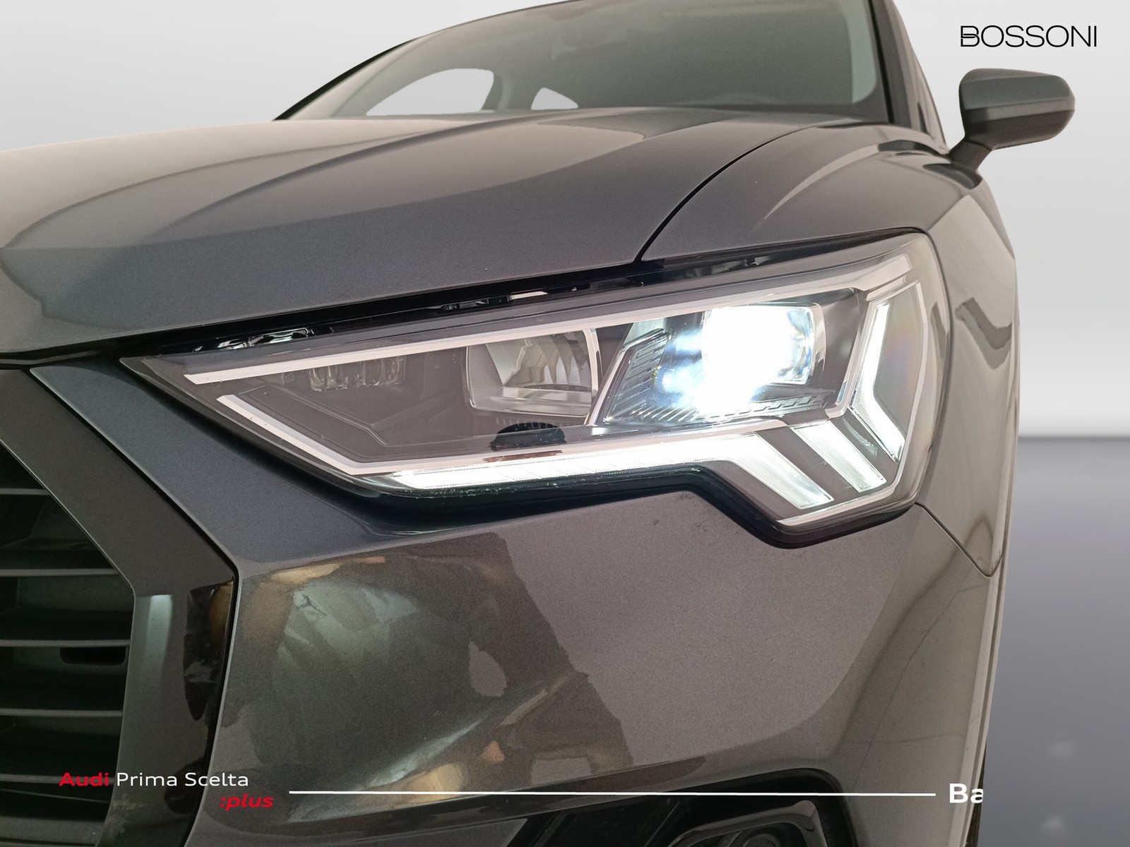 26 - Audi Q3 35 2.0 tdi s line edition s tronic