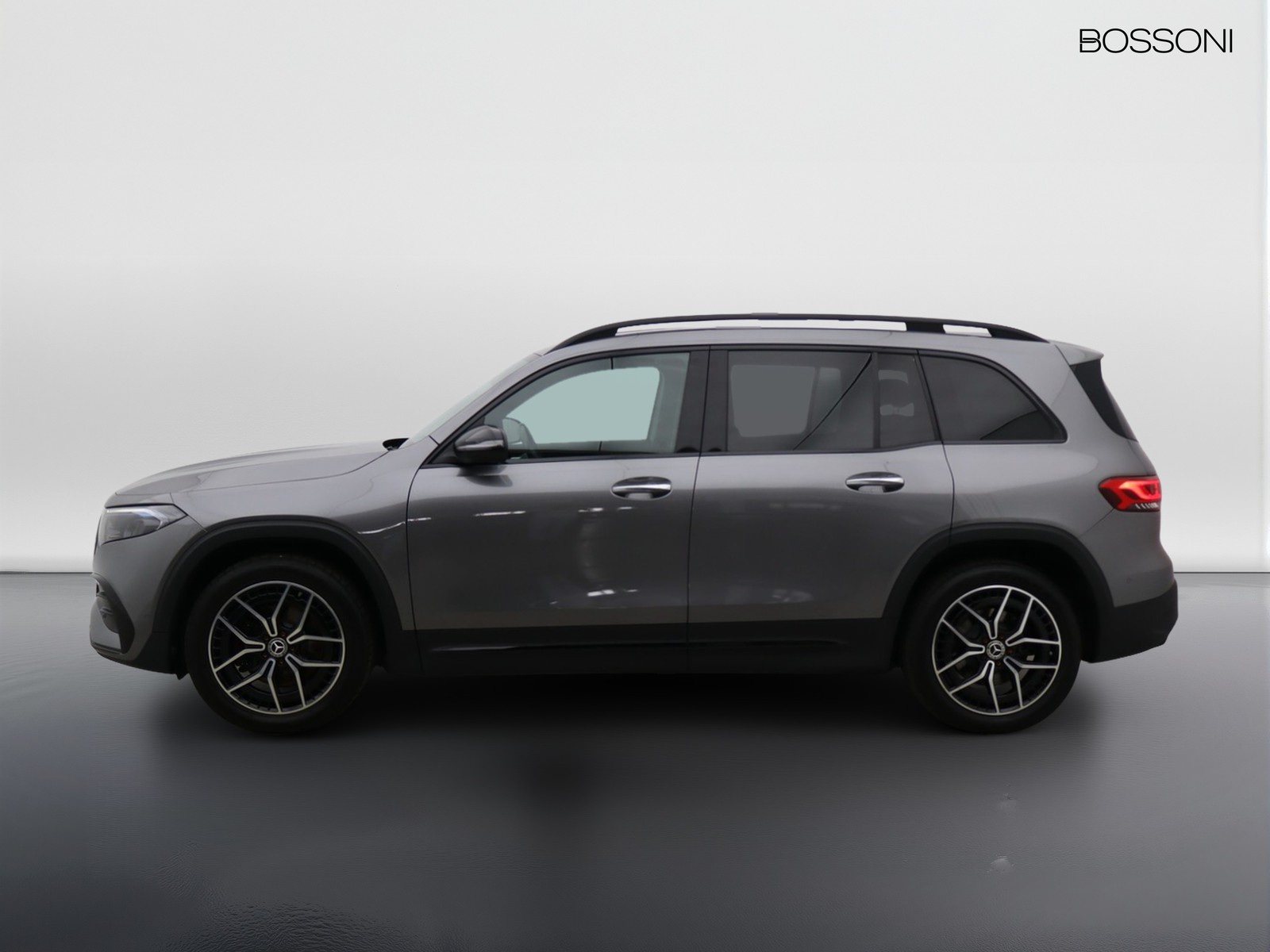 3 - Mercedes EQB 350 amg line premium 4matic