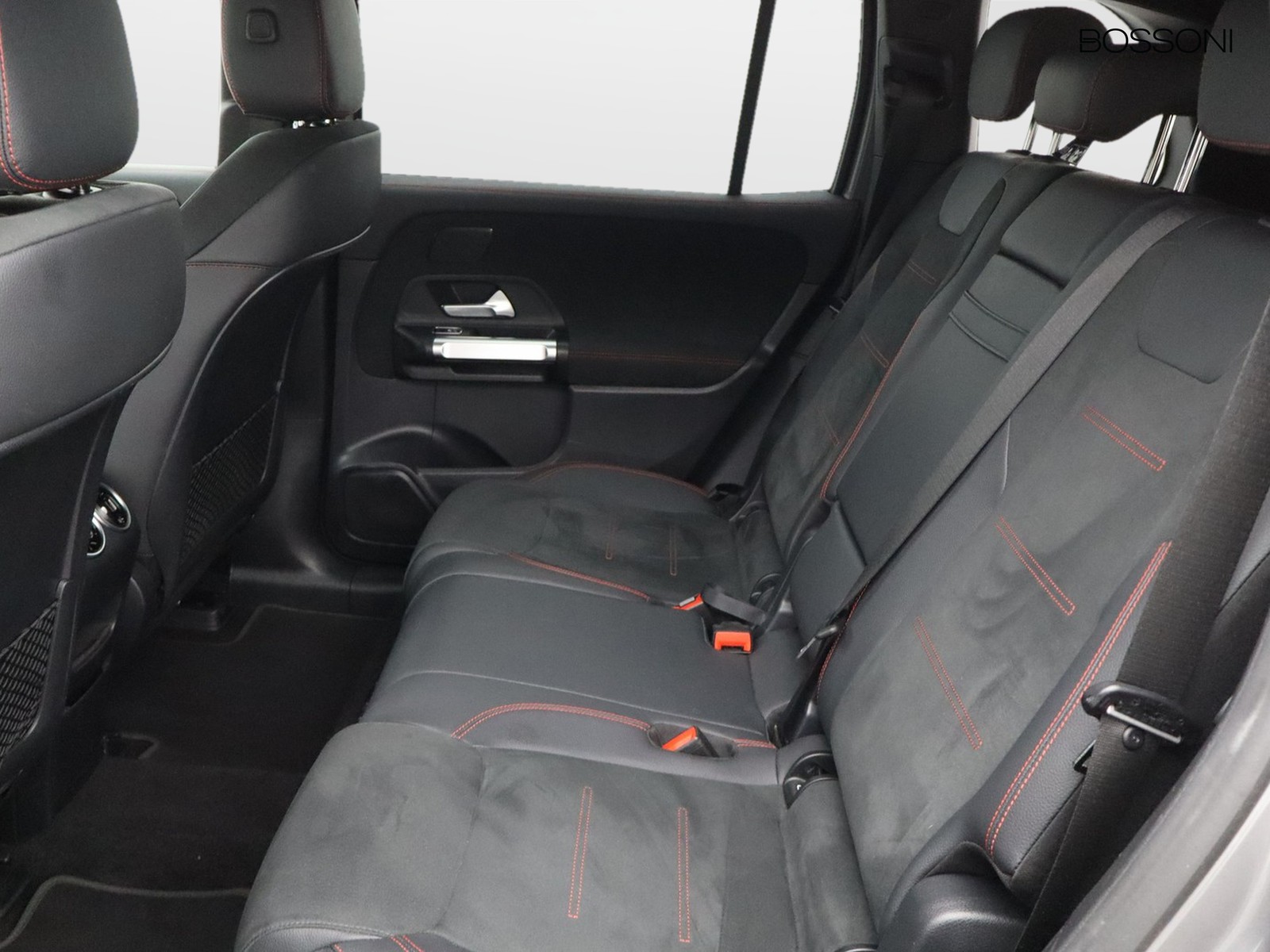8 - Mercedes EQB 350 amg line premium 4matic